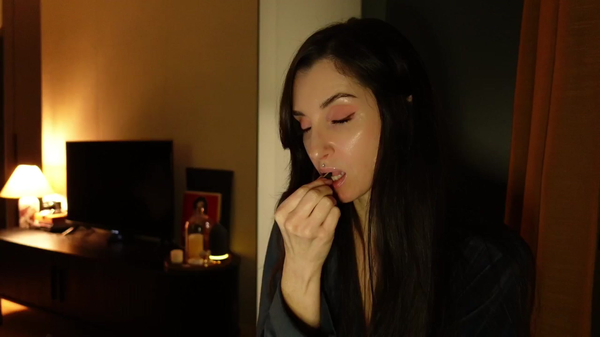 Gallery image thumbnail from Who_The's myfreecams stream on, 03/10/2026, 24:31 image 18 of 20