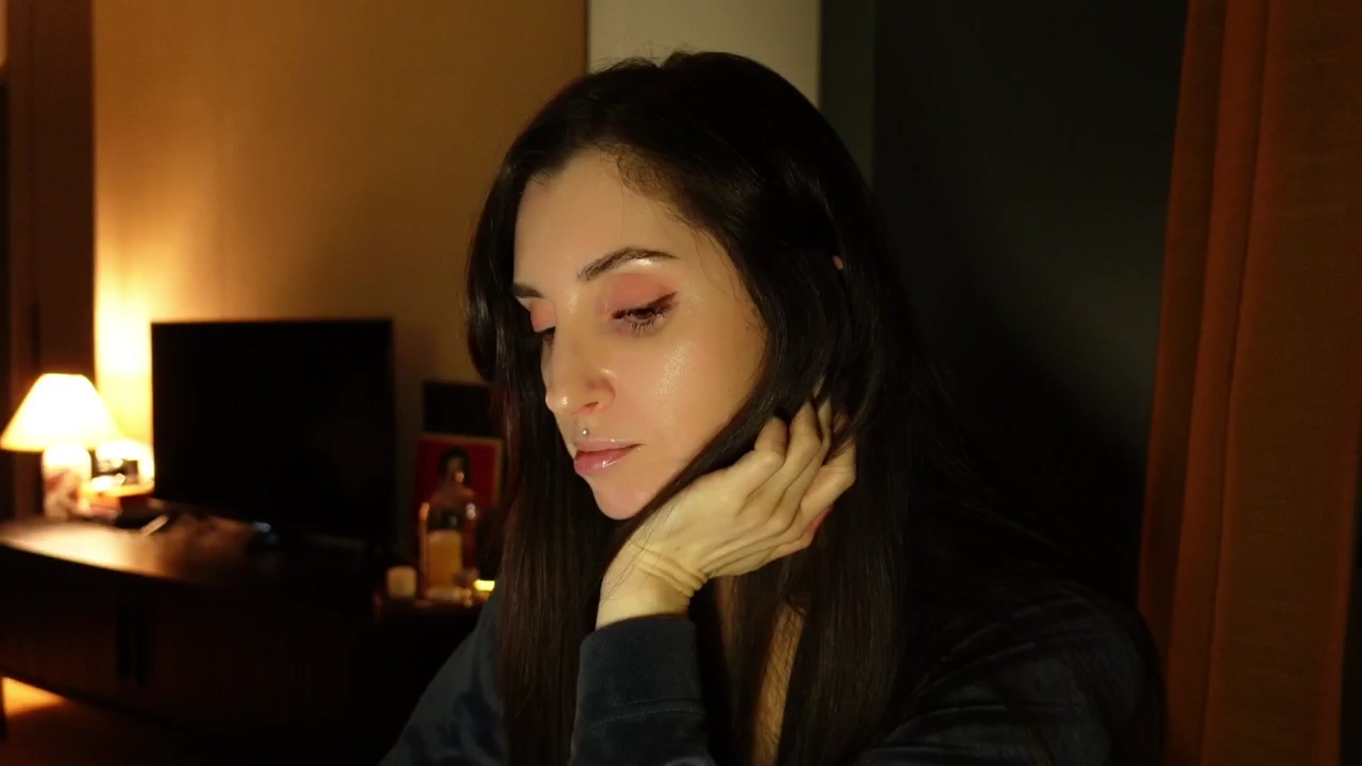 Gallery image thumbnail from Who_The's myfreecams stream on, 03/10/2026, 24:31 image 12 of 20