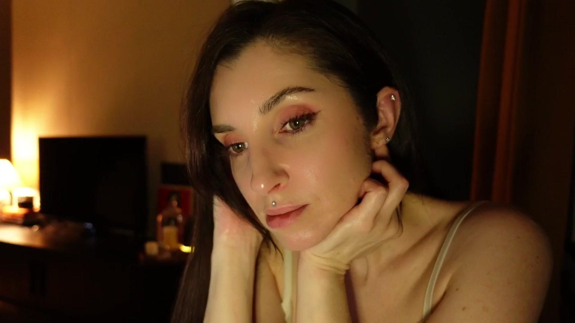 Gallery image thumbnail from Who_The's myfreecams stream on, 03/18/2026, 24:00 image 4 of 20