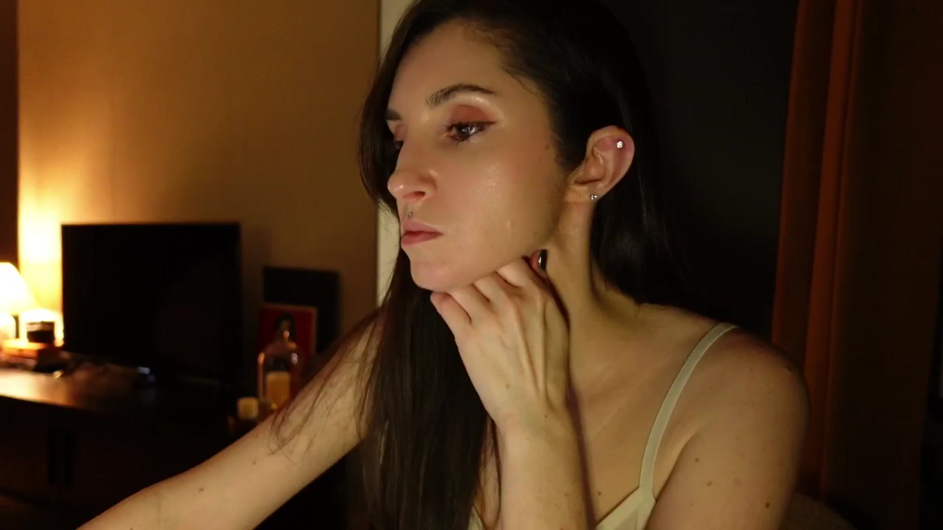 Gallery image thumbnail from Who_The's myfreecams stream on, 03/18/2026, 24:00 image 7 of 20