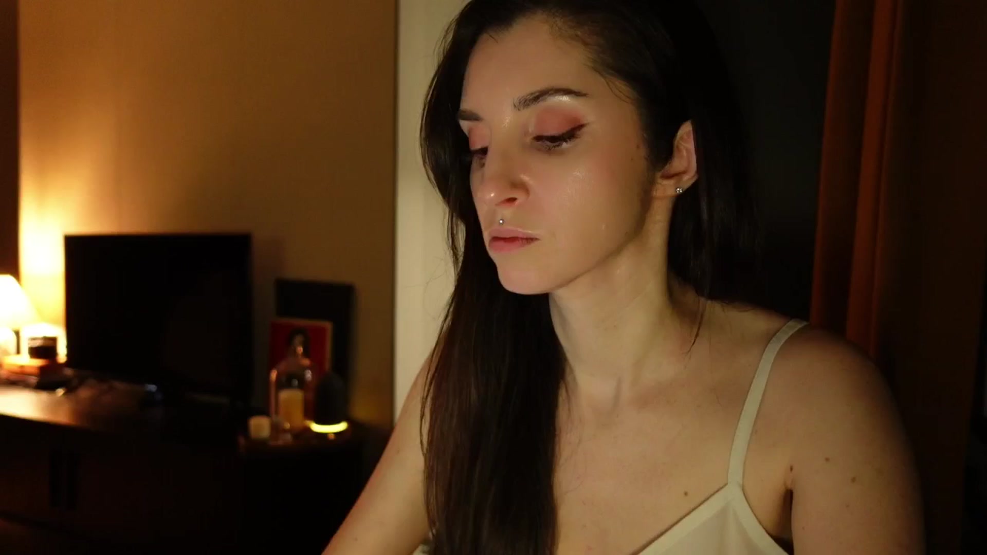 Gallery image thumbnail from Who_The's myfreecams stream on, 03/18/2026, 24:27 image 6 of 20