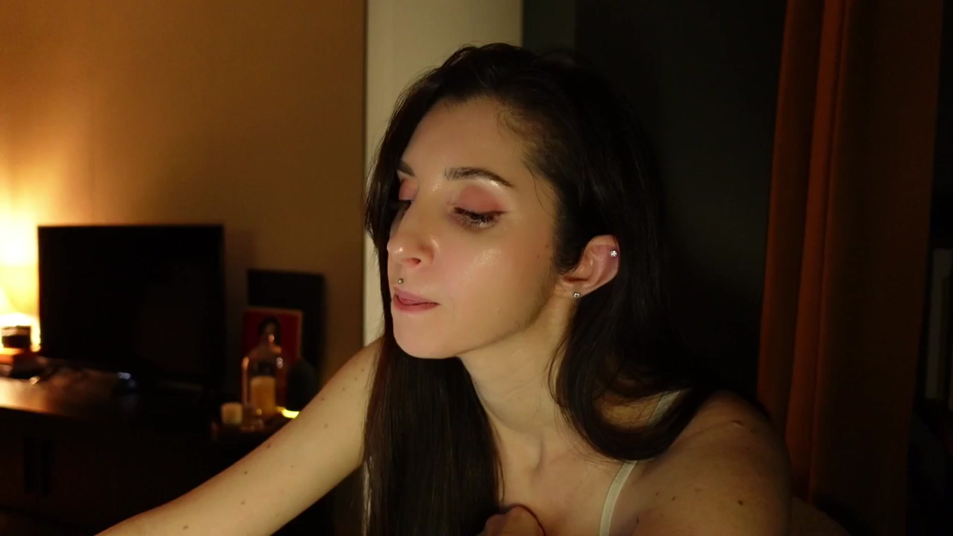 Gallery image thumbnail from Who_The's myfreecams stream on, 03/18/2026, 24:27 image 19 of 20