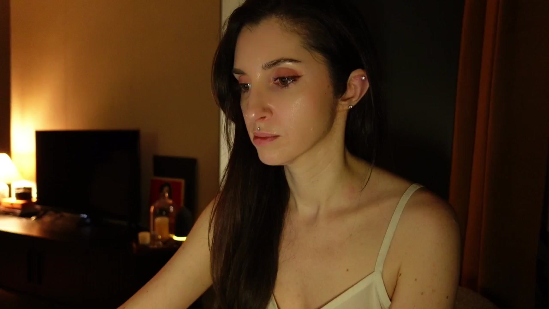 Gallery image thumbnail from Who_The's myfreecams stream on, 03/18/2026, 24:27 image 4 of 20