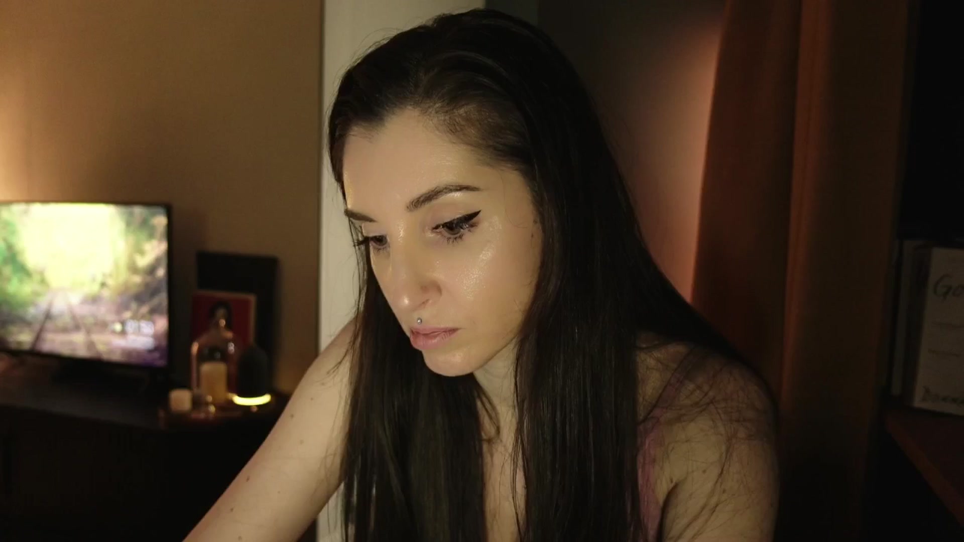 Gallery image thumbnail from Who_The's myfreecams stream on, 03/20/2026, 24:01 image 19 of 20