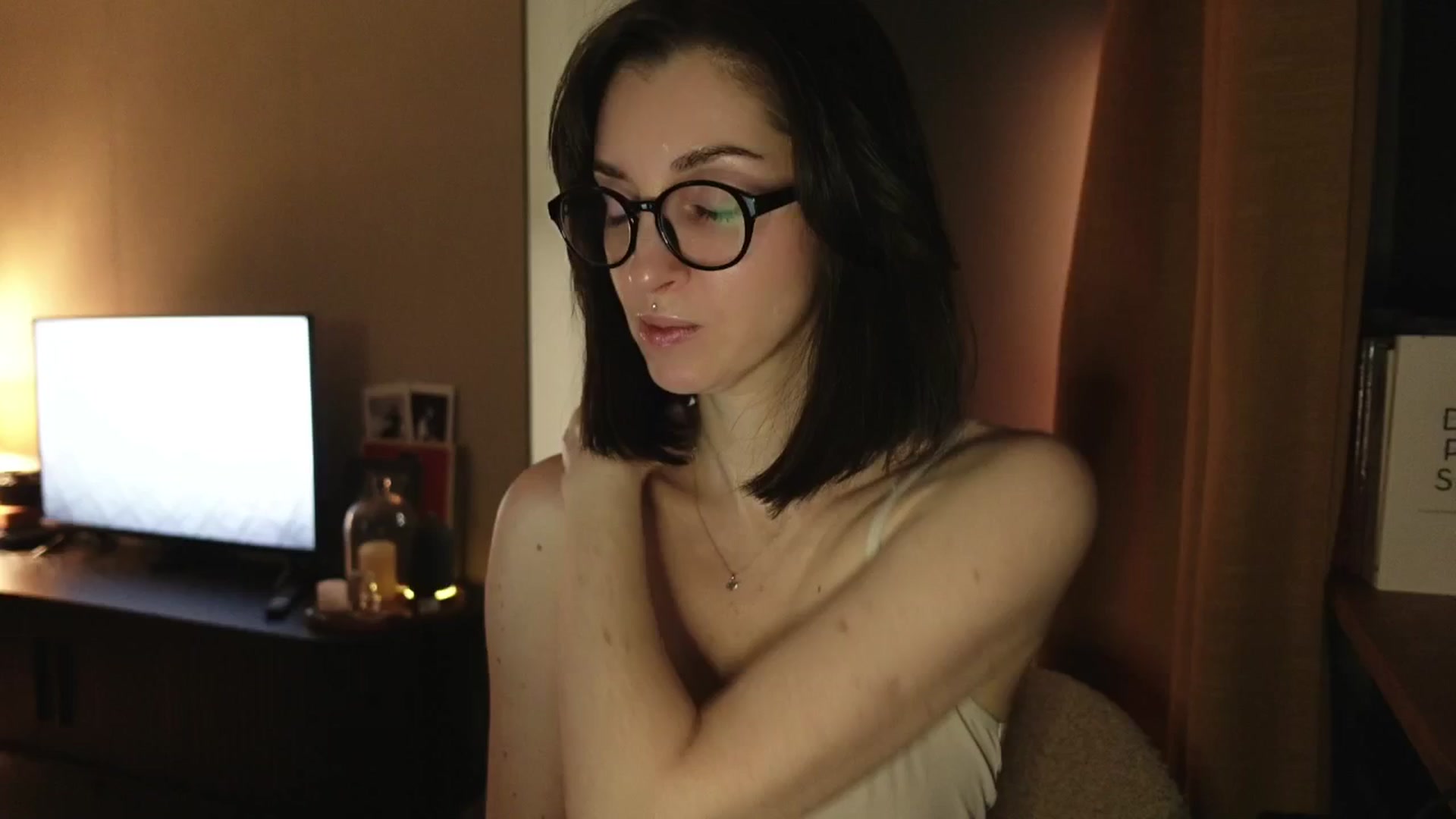 Gallery image thumbnail from Who_The's myfreecams stream on, 04/11/2026, 20:27 image 16 of 20