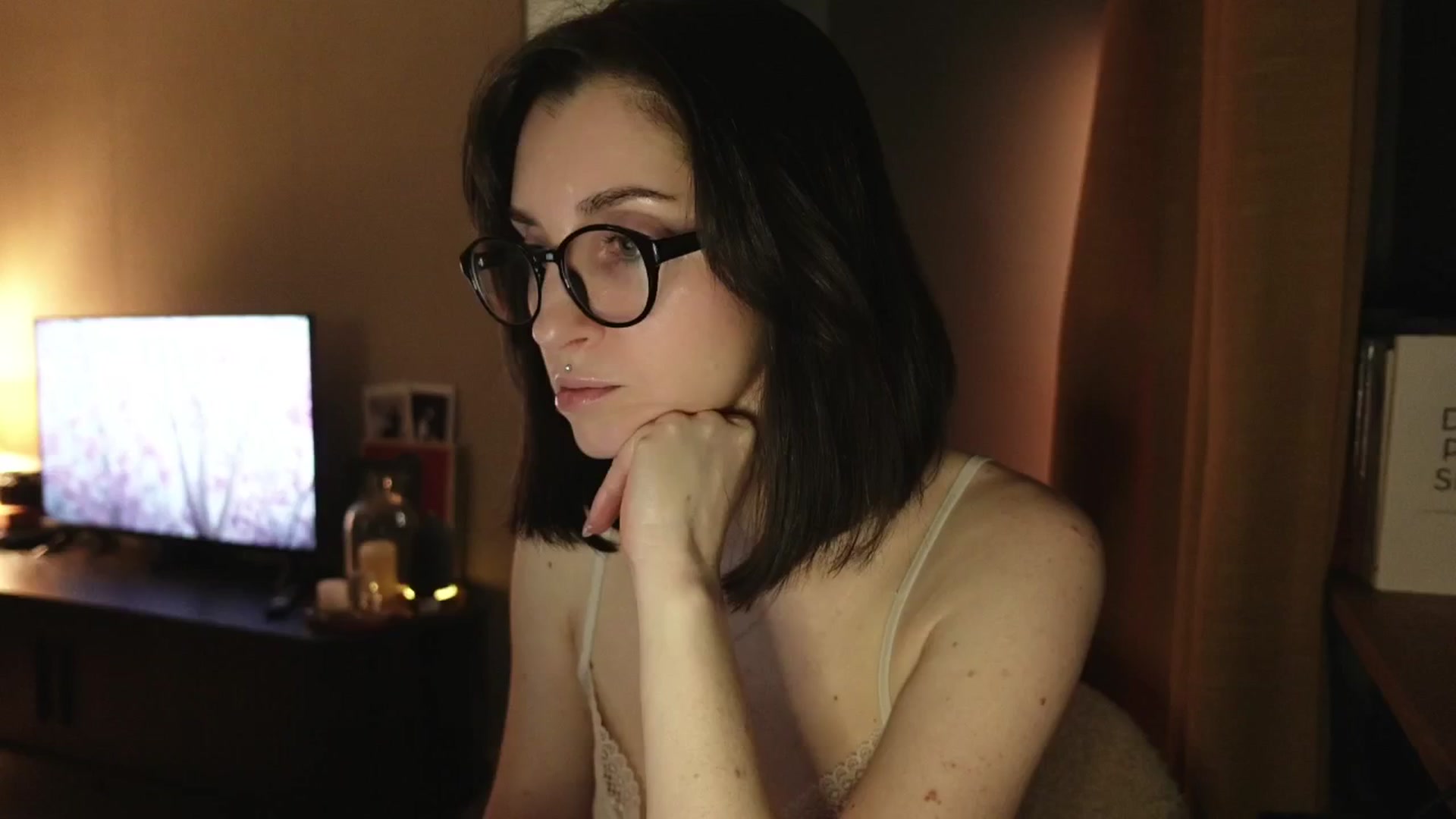 Gallery image thumbnail from Who_The's myfreecams stream on, 04/11/2026, 20:27 image 18 of 20