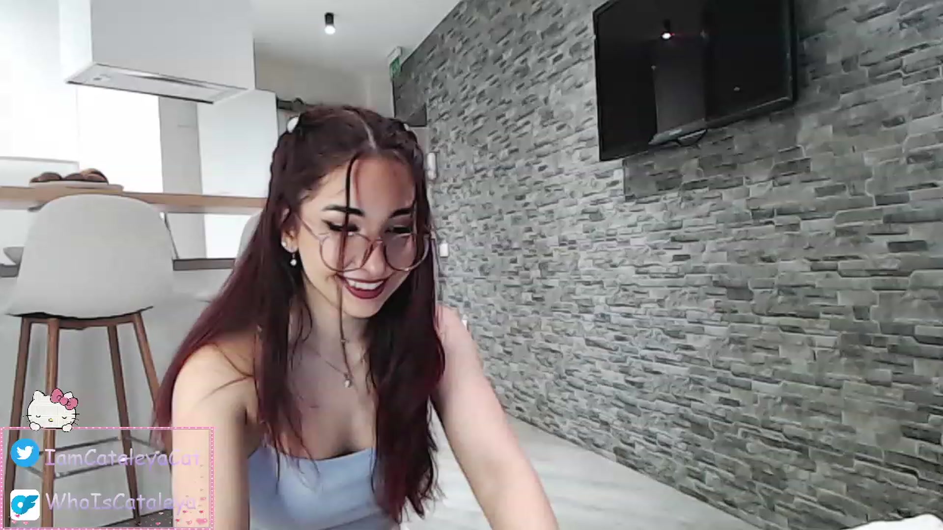 Gallery image thumbnail from WhoisCataleya's myfreecams stream on, 03/20/2023, 21:12 image 2 of 20