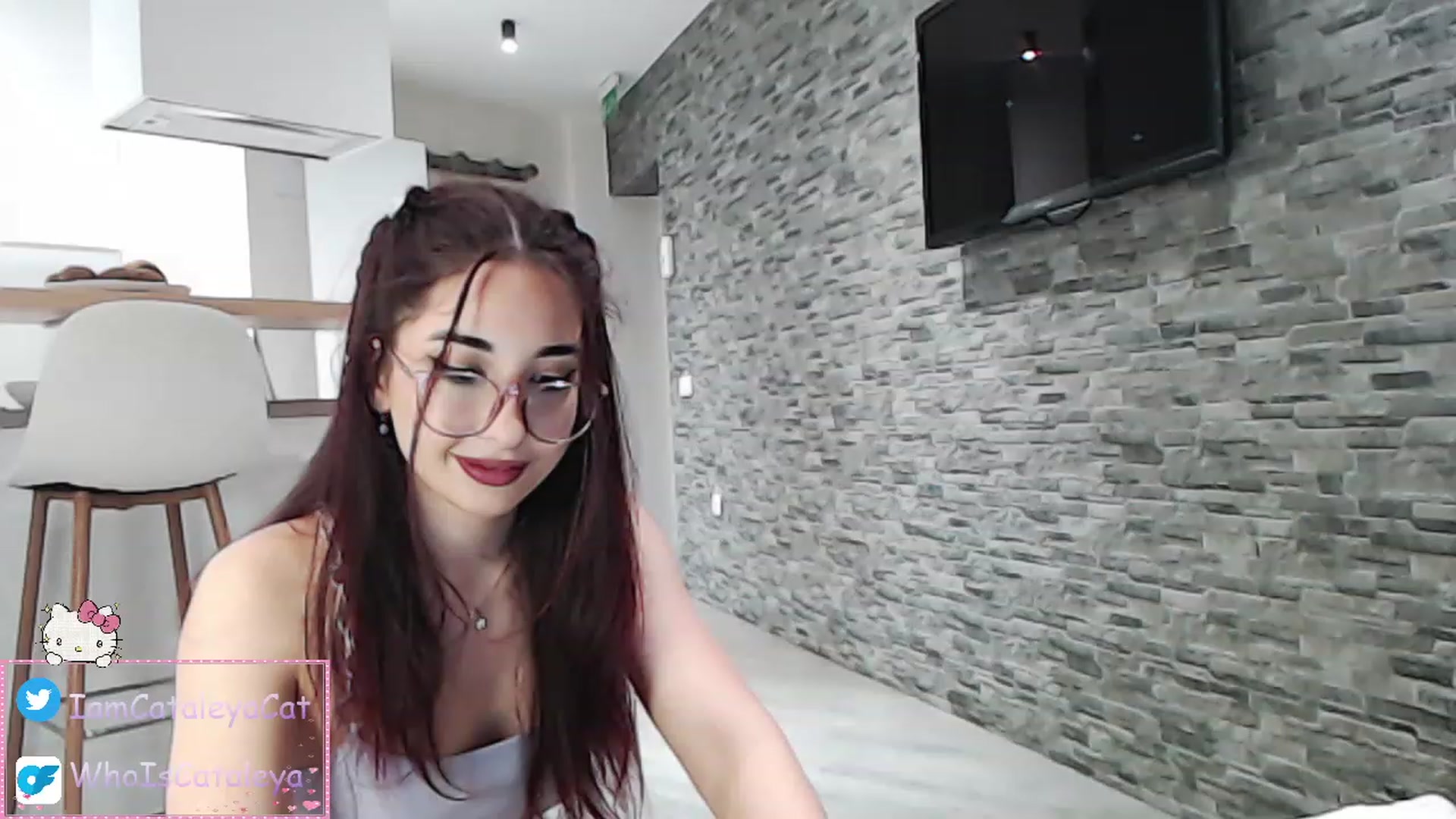 Gallery image thumbnail from WhoisCataleya's myfreecams stream on, 03/20/2023, 21:12 image 3 of 20