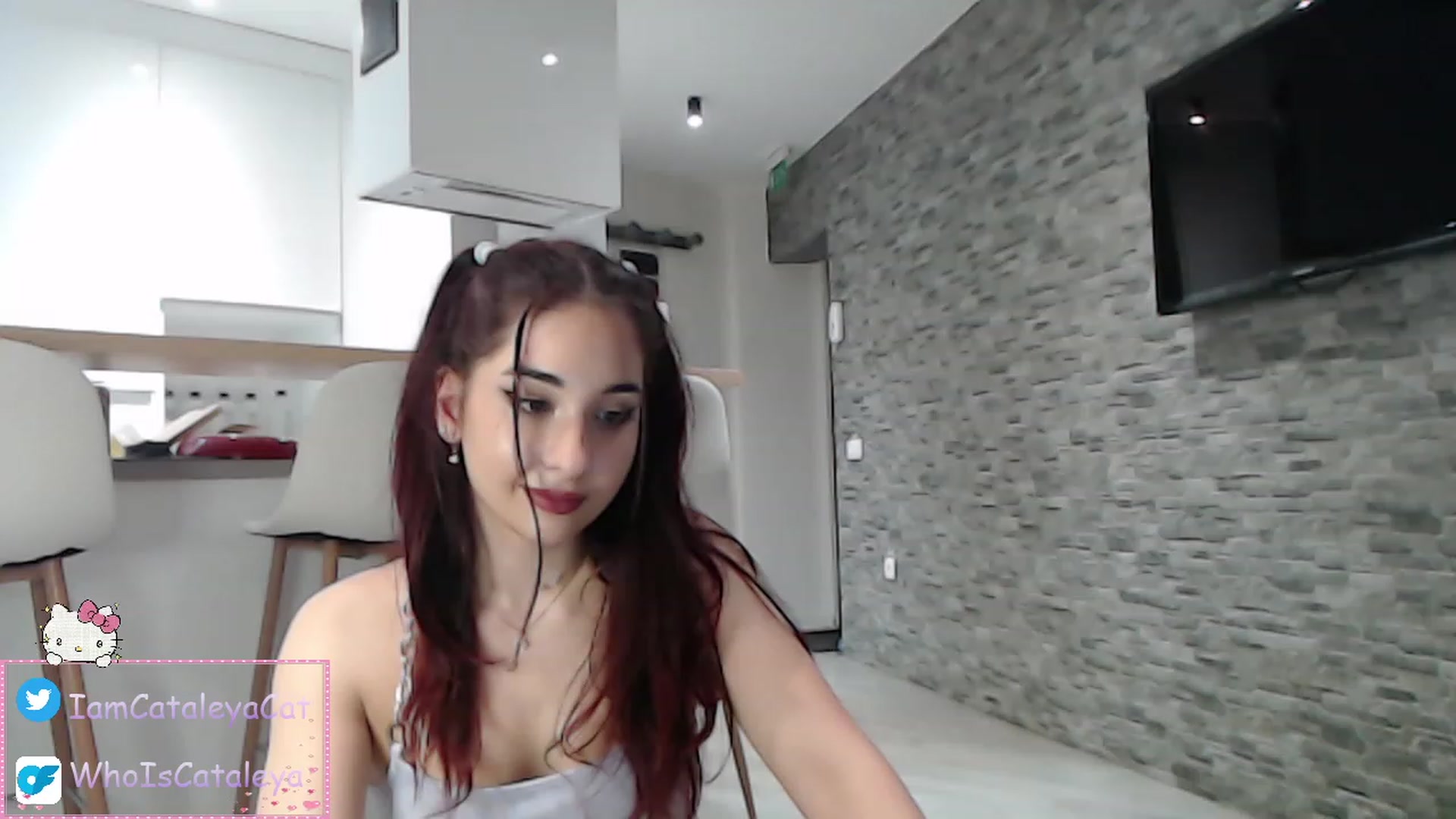 Gallery image thumbnail from WhoisCataleya's myfreecams stream on, 03/23/2023, 22:48 image 7 of 20