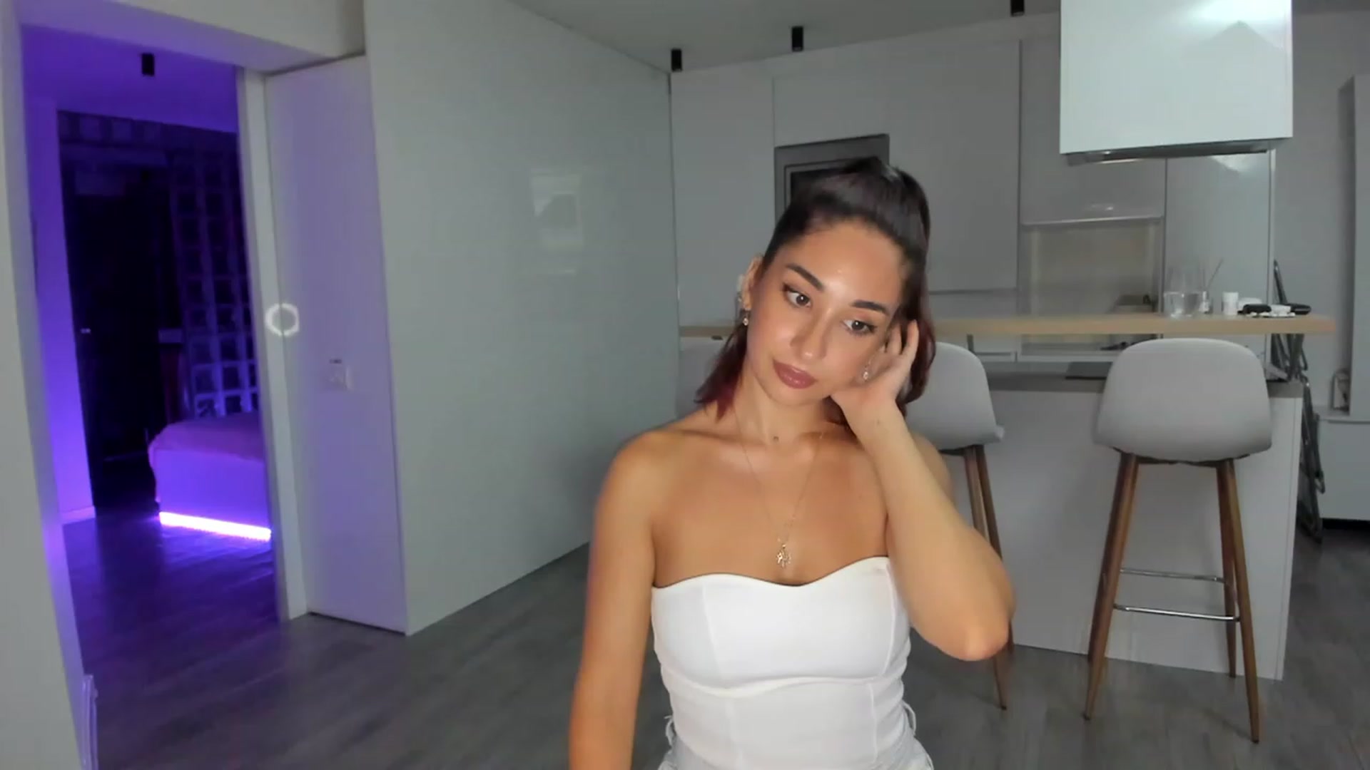 Gallery image thumbnail from WhoisCataleya's myfreecams stream on, 07/19/2023, 19:16 image 15 of 20