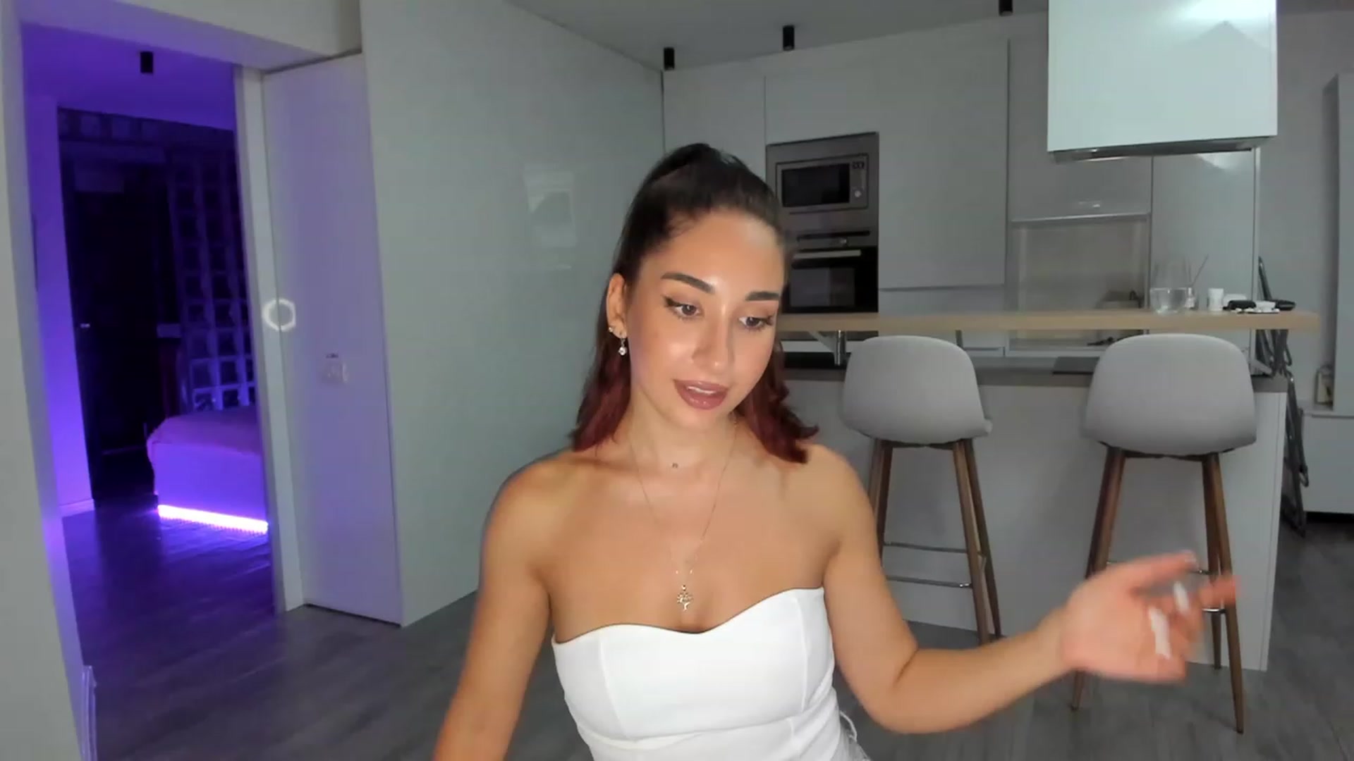 Gallery image thumbnail from WhoisCataleya's myfreecams stream on, 07/19/2023, 19:16 image 7 of 20