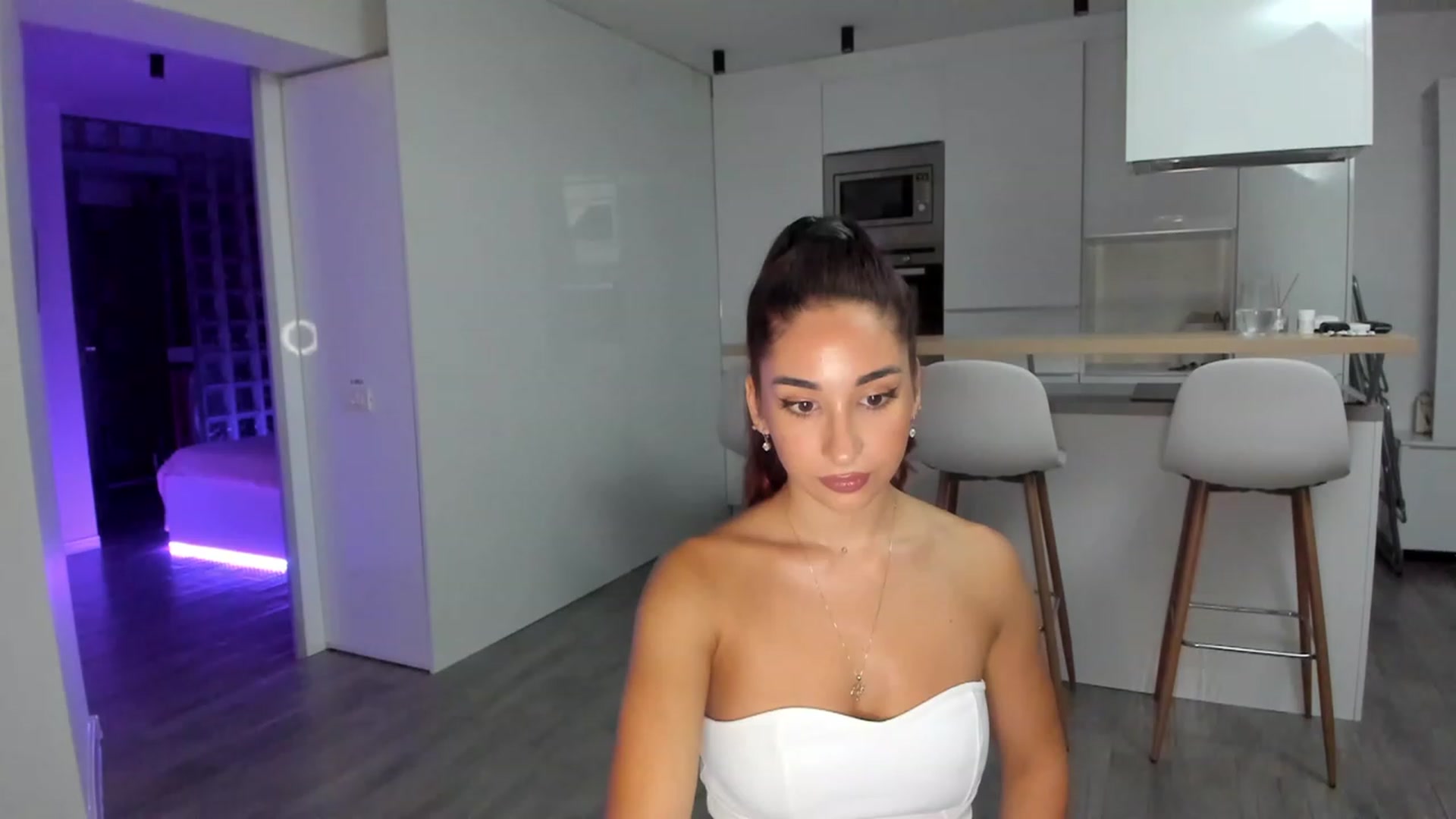 Gallery image thumbnail from WhoisCataleya's myfreecams stream on, 07/19/2023, 19:16 image 4 of 20