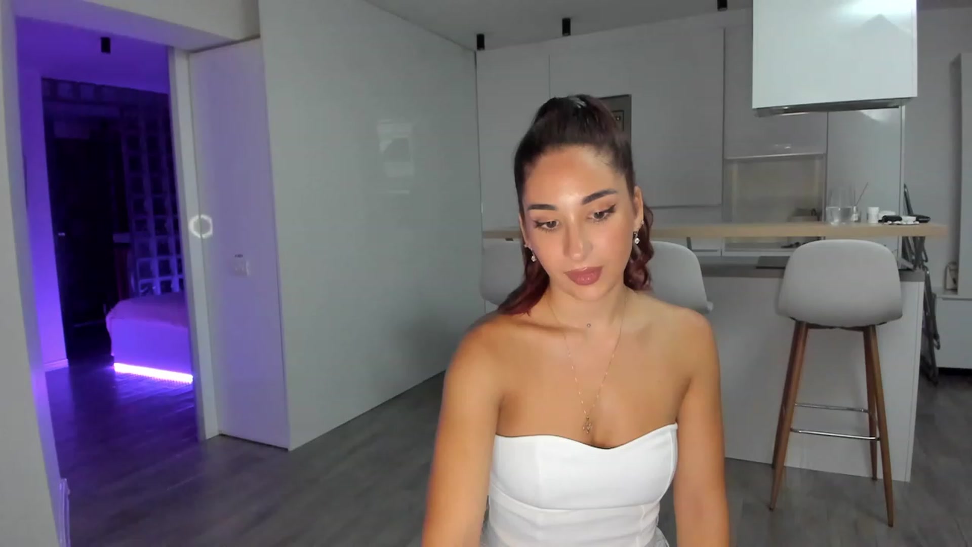 Gallery image thumbnail from WhoisCataleya's myfreecams stream on, 07/19/2023, 19:16 image 16 of 20