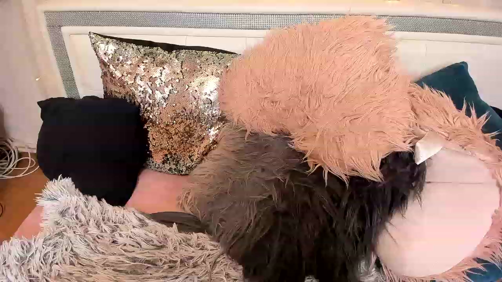 Gallery image thumbnail from WhosUrrrDaddy's myfreecams stream on, 01/02/2023, 24:06 image 18 of 20