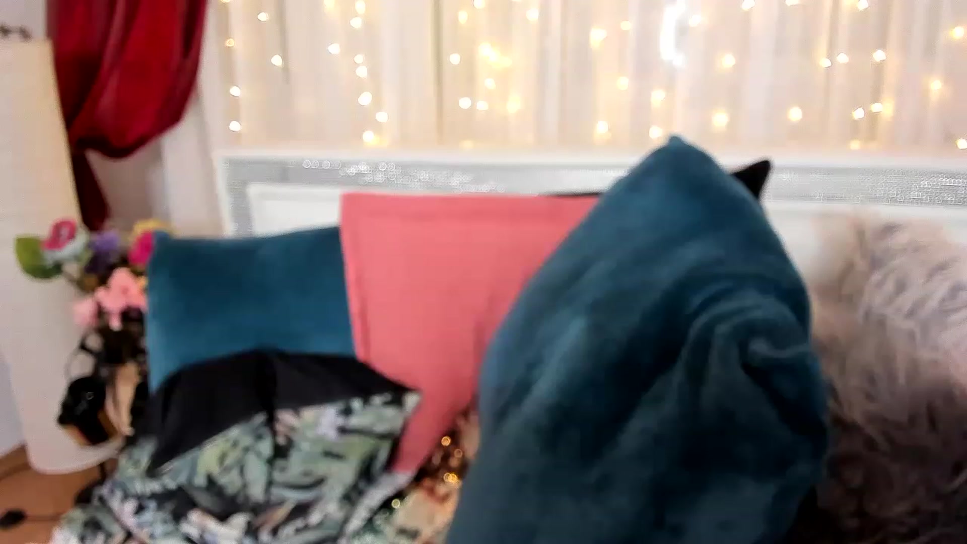 Gallery image thumbnail from WhosUrrrDaddy's myfreecams stream on, 01/11/2023, 24:06 image 15 of 20