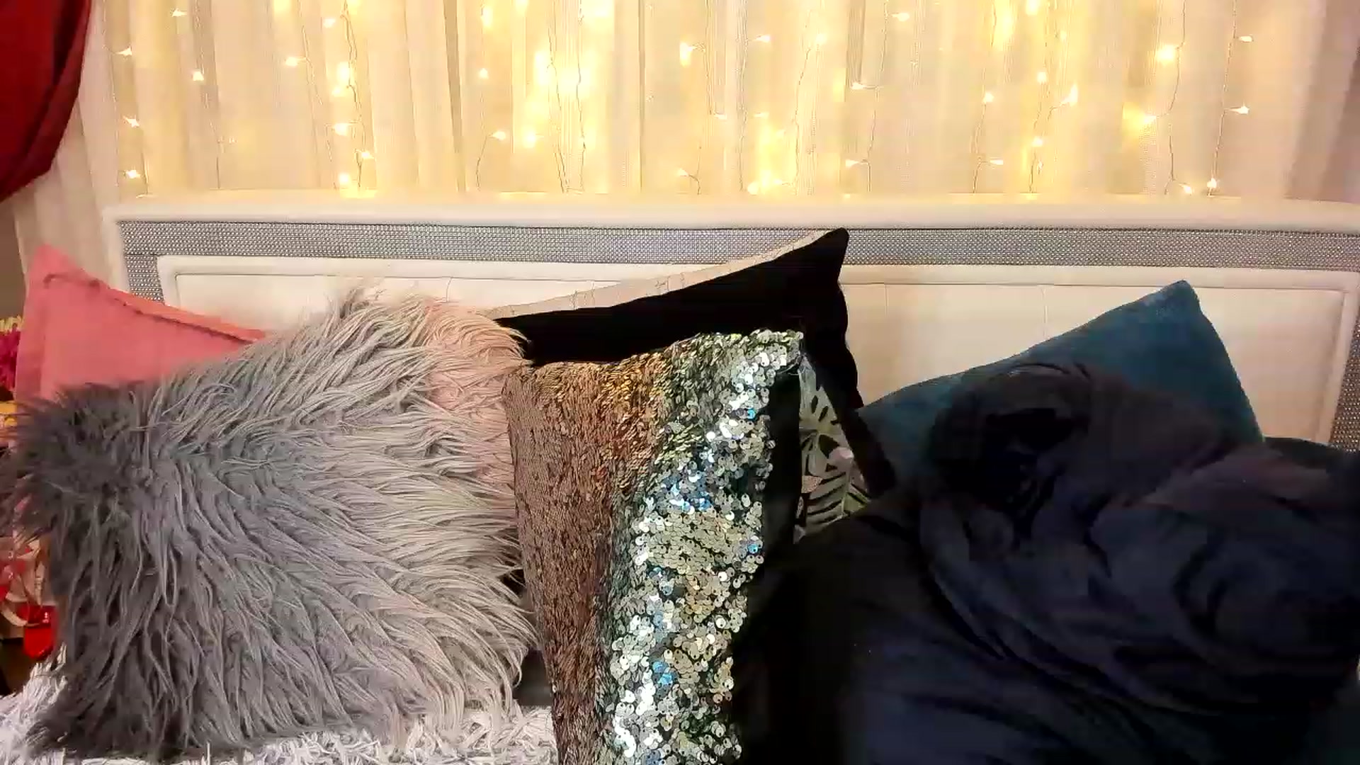 Gallery image thumbnail from WhosUrrrDaddy's myfreecams stream on, 01/13/2023, 19:25 image 10 of 20