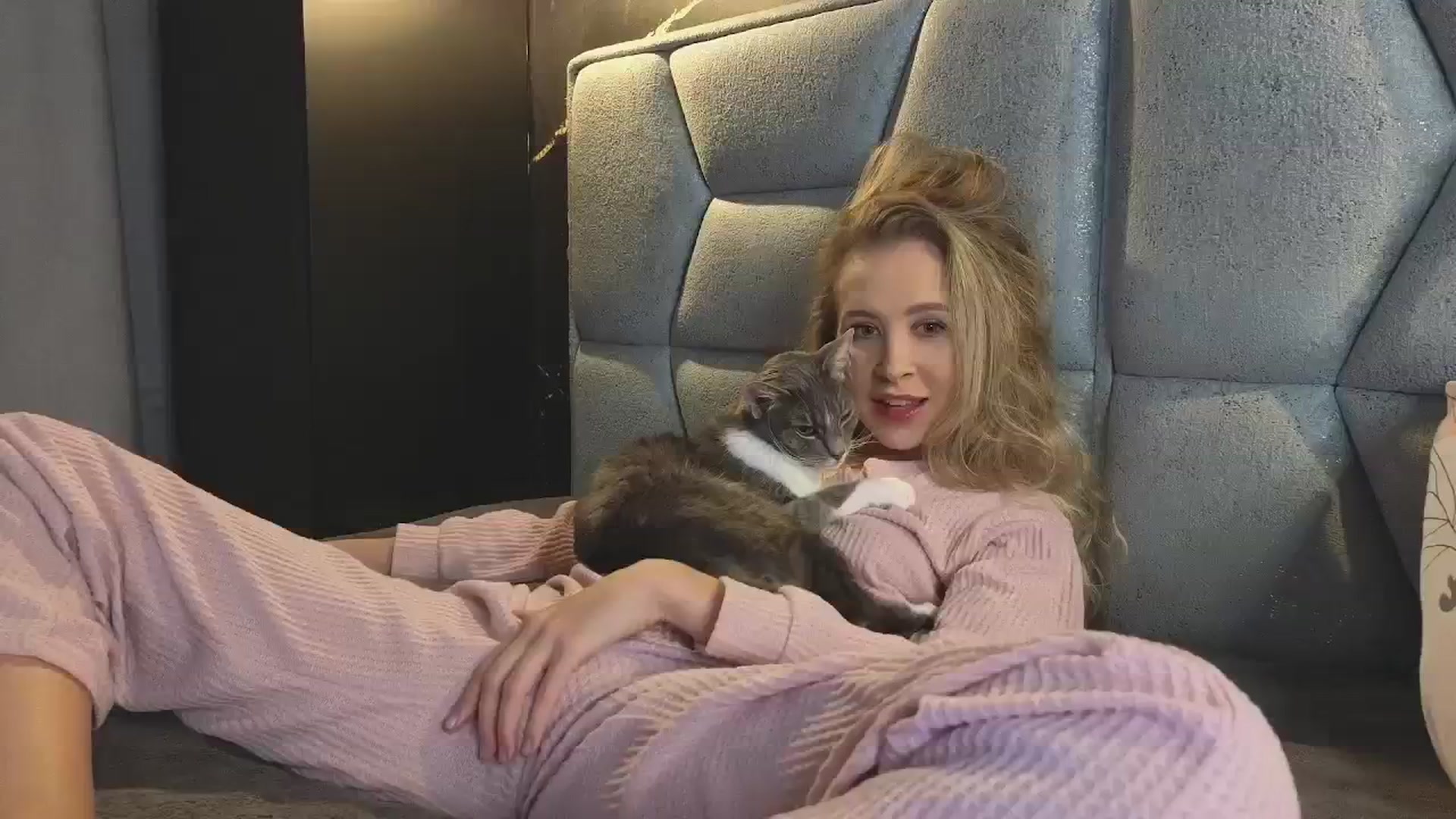 Gallery image thumbnail from Whynot___'s myfreecams stream on, 10/01/2024, 19:13 image 18 of 20