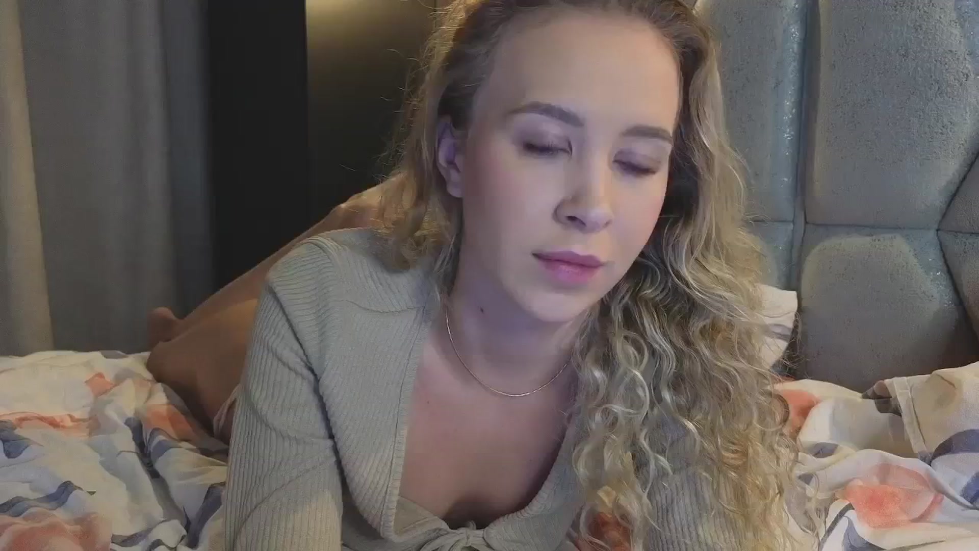 Gallery image thumbnail from Whynot___'s myfreecams stream on, 10/14/2024, 19:33 image 4 of 20