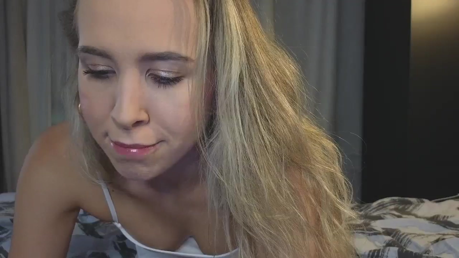 Gallery image thumbnail from Whynot___'s myfreecams stream on, 10/25/2024, 20:17 image 14 of 20