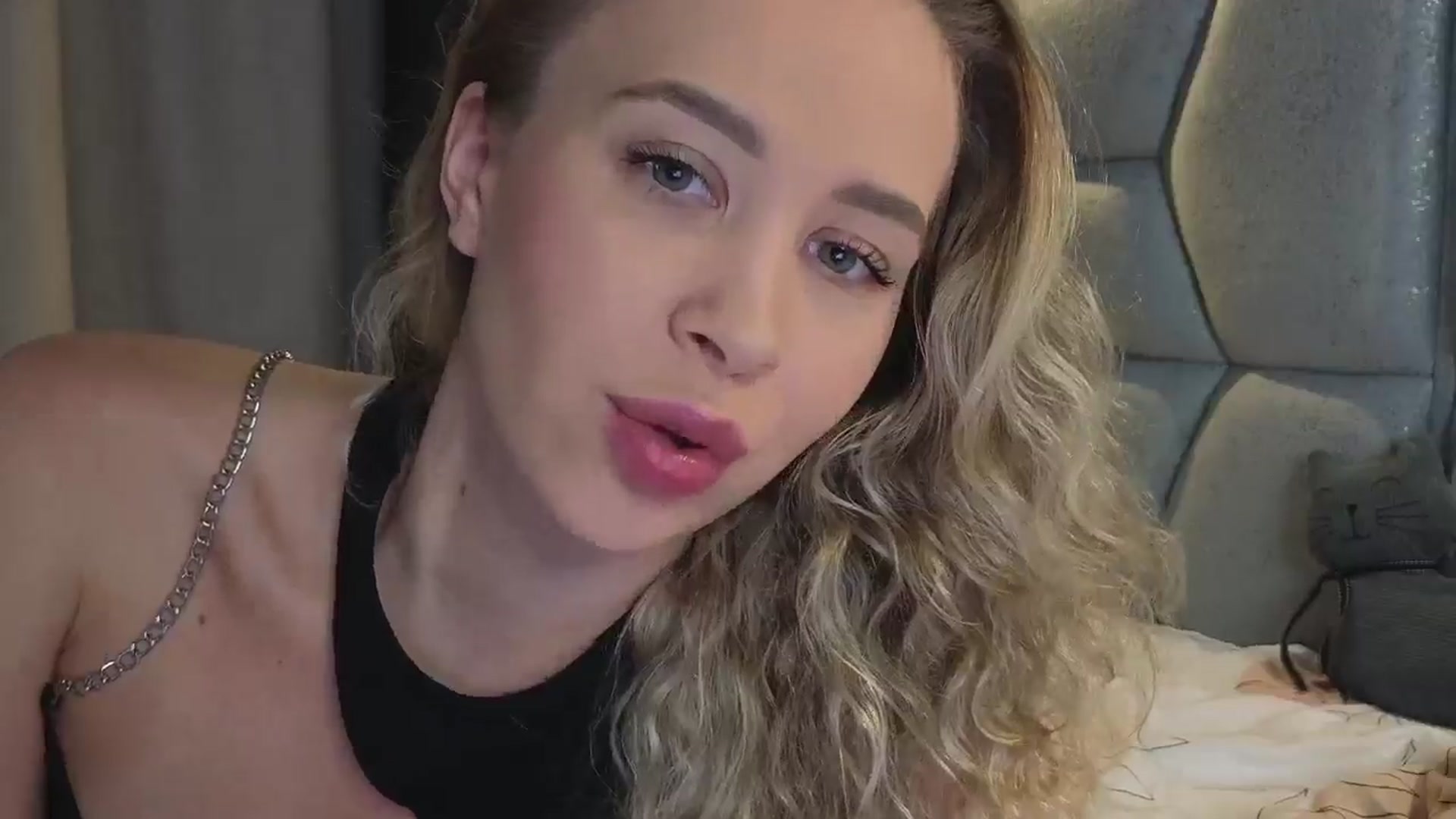 Gallery image thumbnail from Whynot___'s myfreecams stream on, 11/11/2024, 20:12 image 16 of 20
