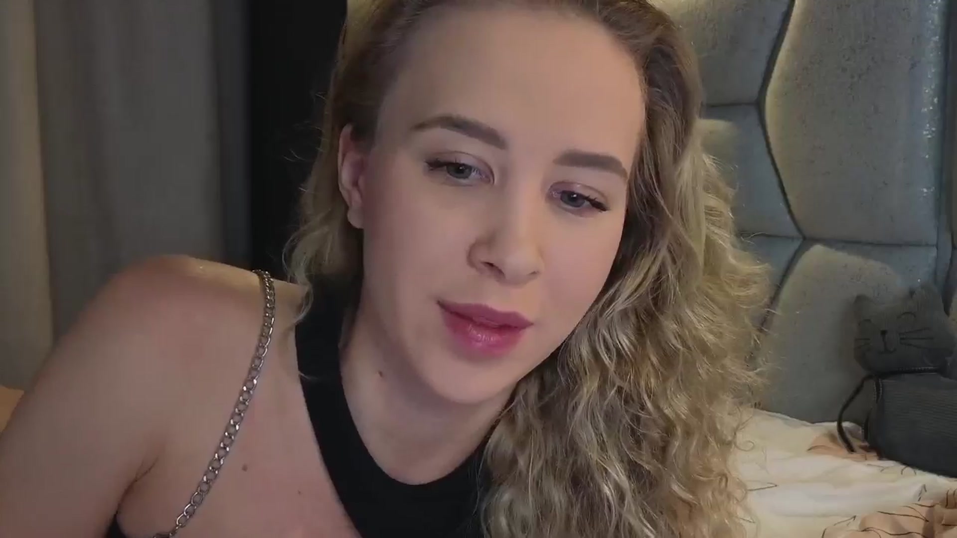 Gallery image thumbnail from Whynot___'s myfreecams stream on, 11/11/2024, 20:12 image 17 of 20