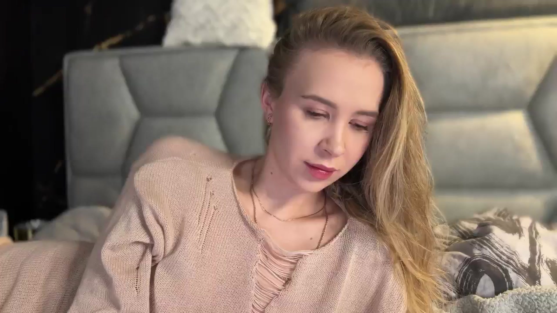 Gallery image thumbnail from Whynot___'s myfreecams stream on, 03/12/2025, 19:41 image 18 of 20