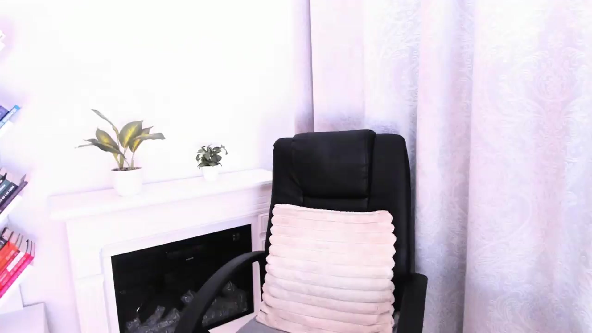 Gallery image thumbnail from WickedJolie's myfreecams stream on, 05/10/2026, 09:17 image 15 of 20