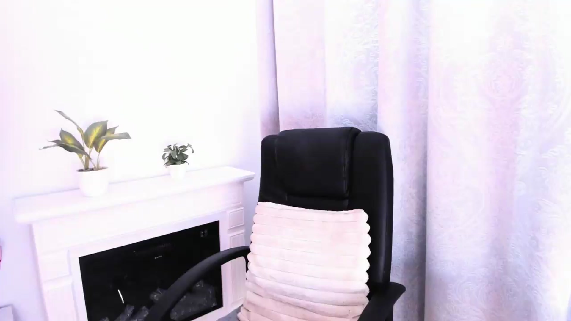 Gallery image thumbnail from WickedJolie's myfreecams stream on, 05/10/2026, 11:00 image 19 of 20