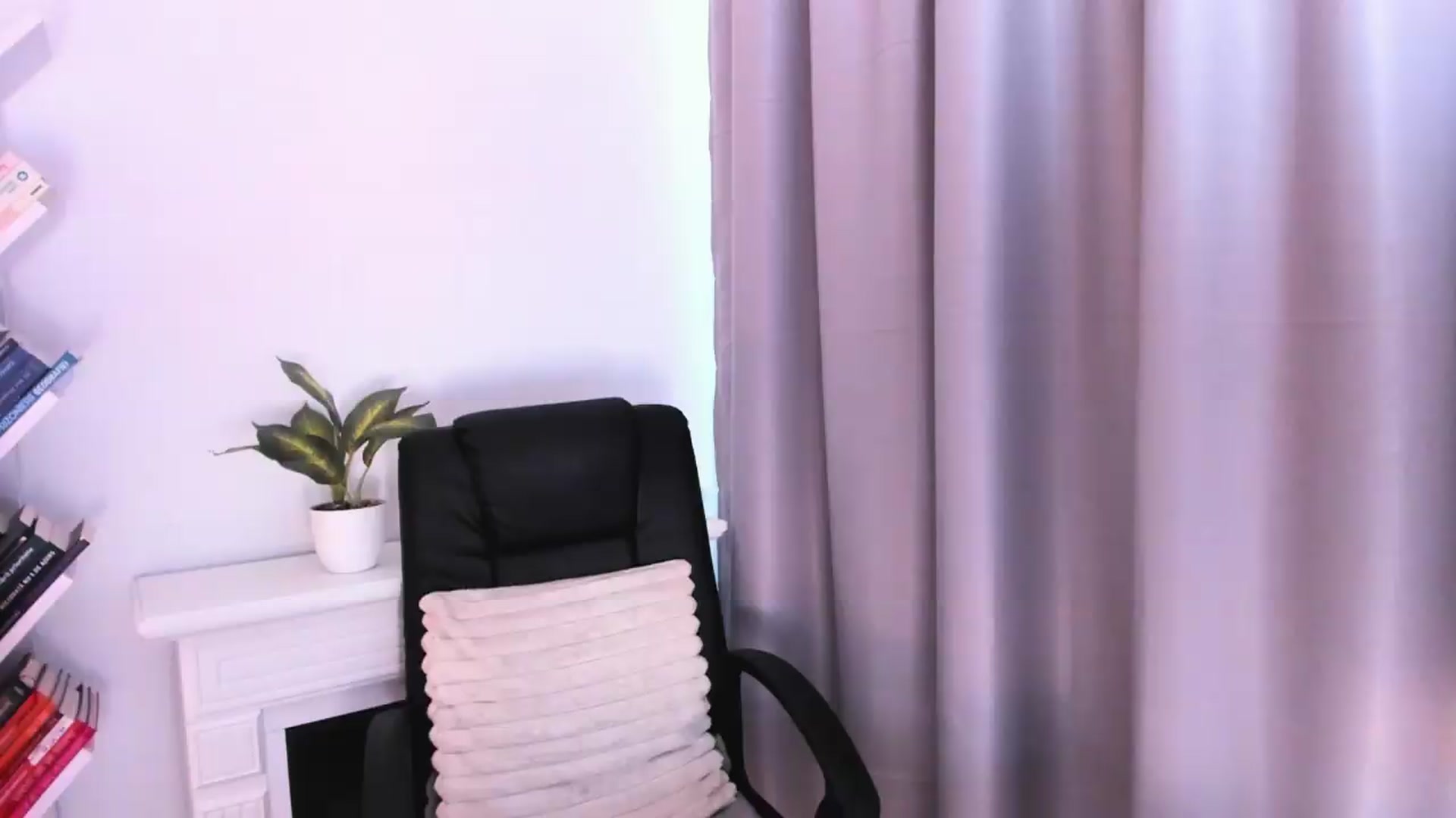 Gallery image thumbnail from WickedJolie's myfreecams stream on, 05/14/2026, 11:11 image 12 of 20