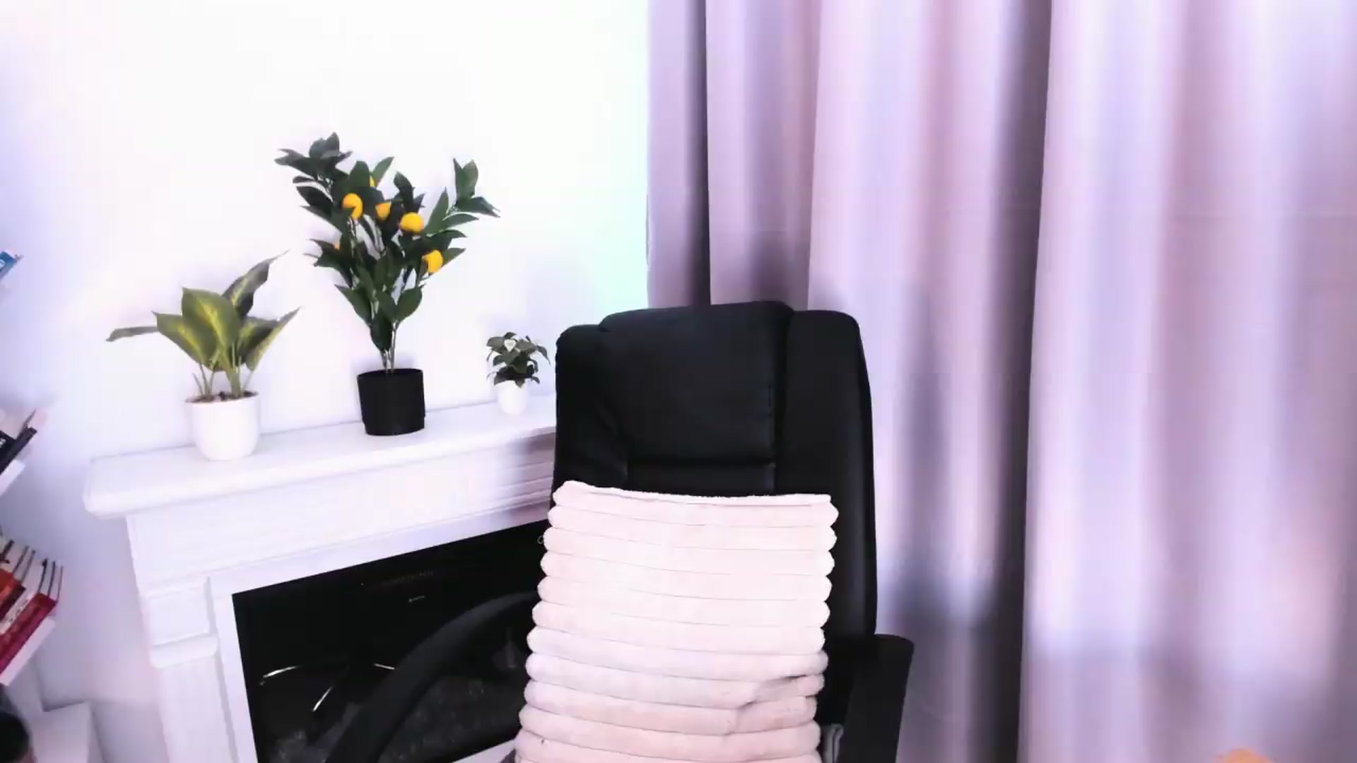 Gallery image thumbnail from WickedJolie's myfreecams stream on, 06/19/2026, 07:59 image 10 of 20