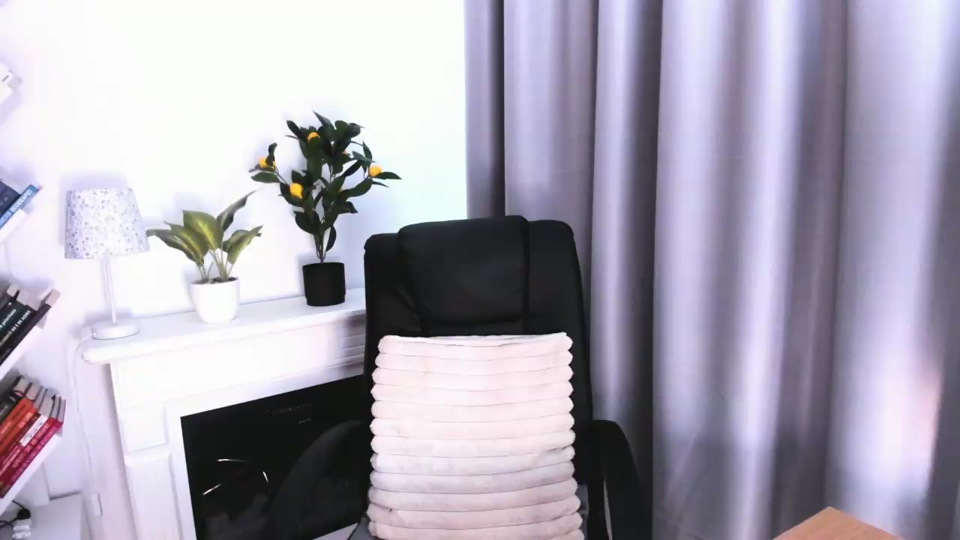 Gallery image thumbnail from WickedJolie's myfreecams stream on, 08/19/2026, 08:48 image 14 of 20
