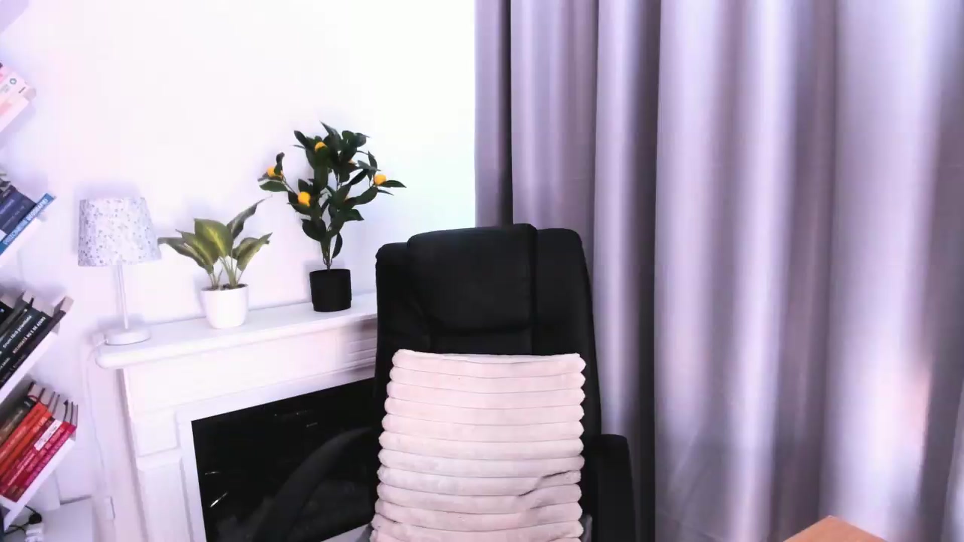 Gallery image thumbnail from WickedJolie's myfreecams stream on, 08/19/2026, 10:35 image 18 of 20