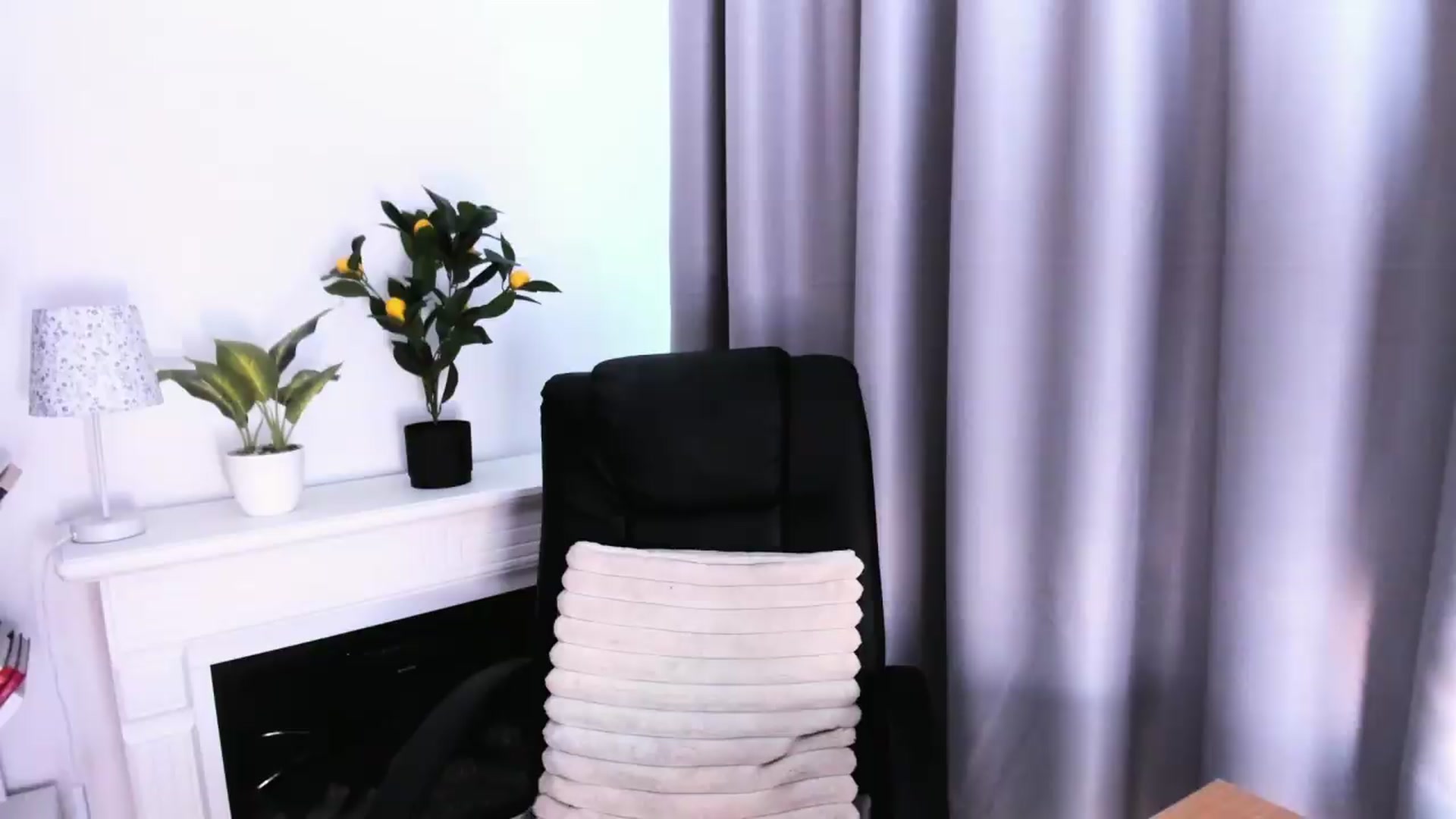 Gallery image thumbnail from WickedJolie's myfreecams stream on, 08/19/2026, 11:12 image 5 of 20