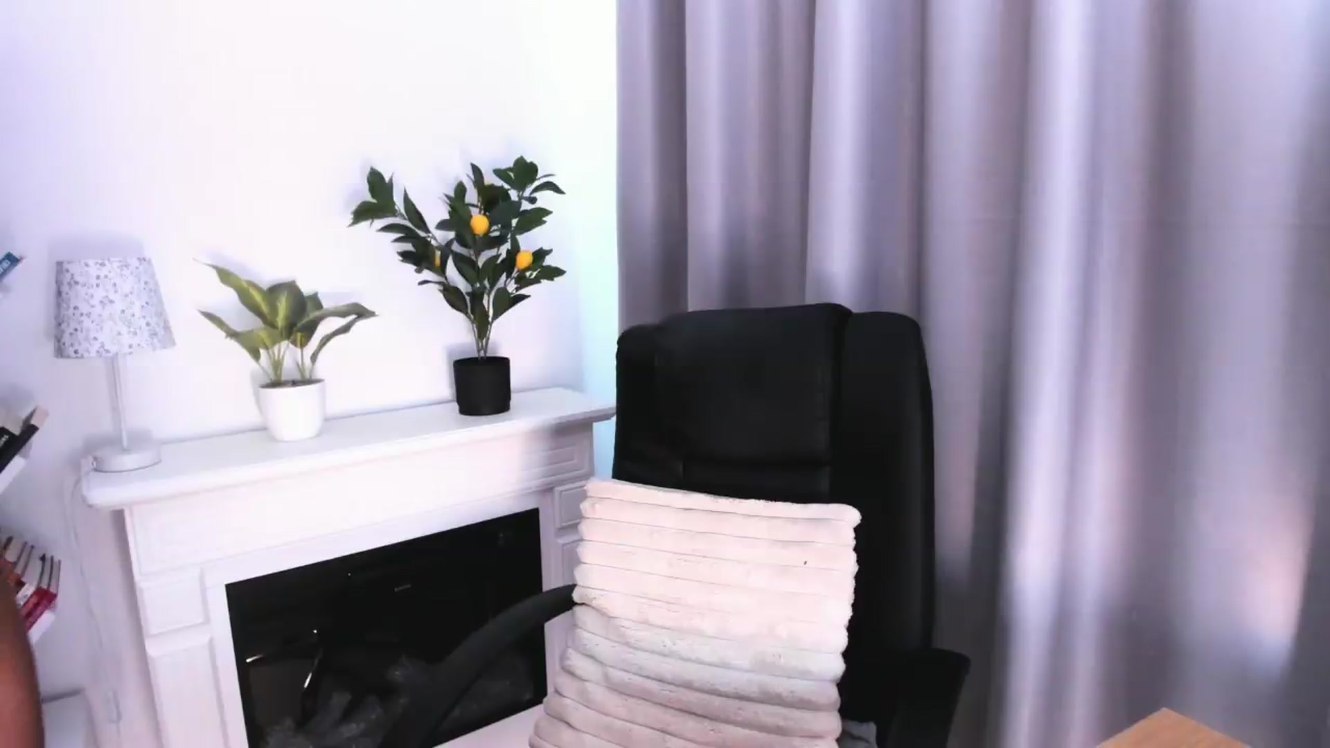 Gallery image thumbnail from WickedJolie's myfreecams stream on, 08/22/2026, 10:38 image 7 of 20