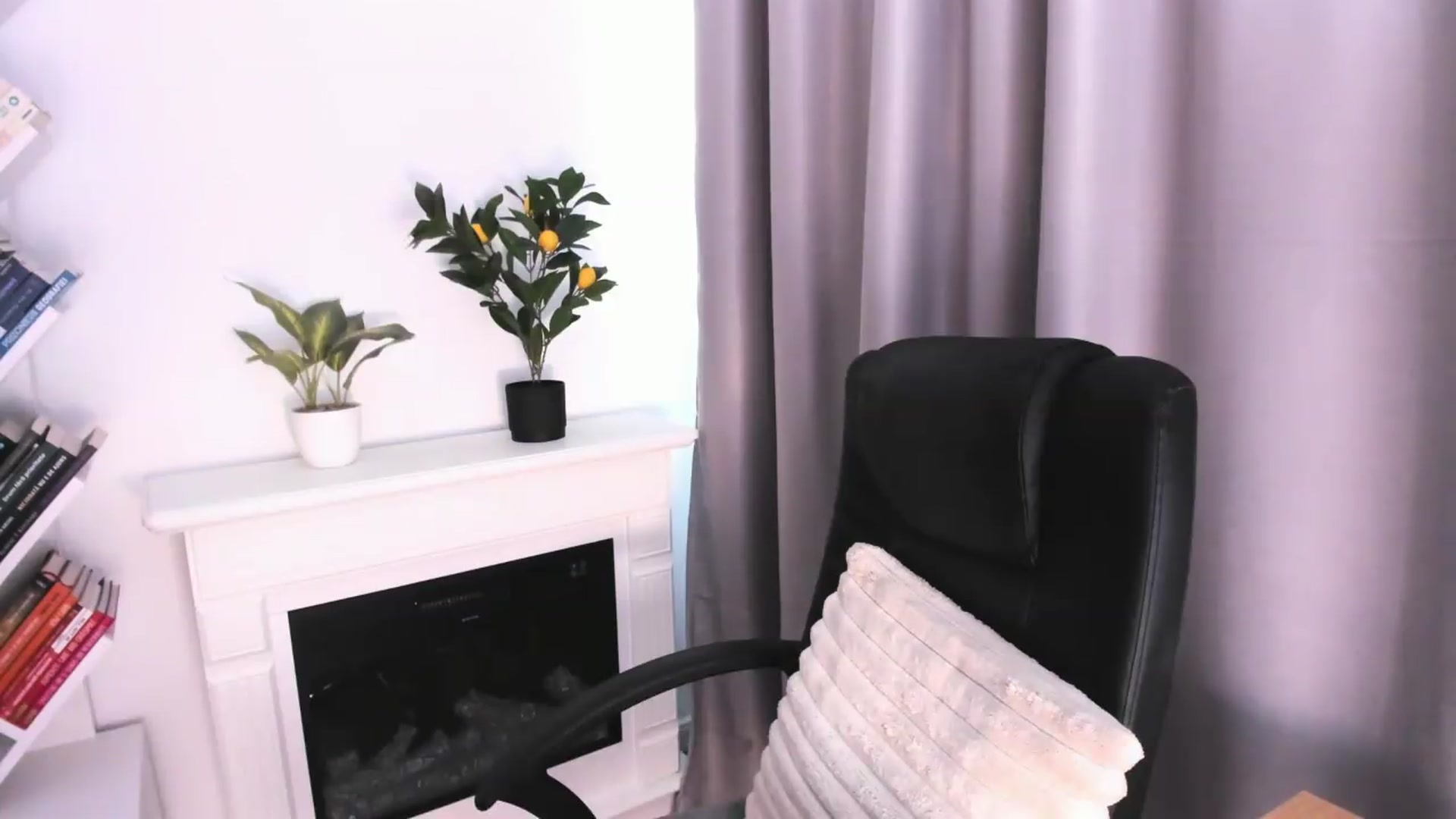 Gallery image thumbnail from WickedJolie's myfreecams stream on, 08/24/2026, 09:23 image 18 of 20