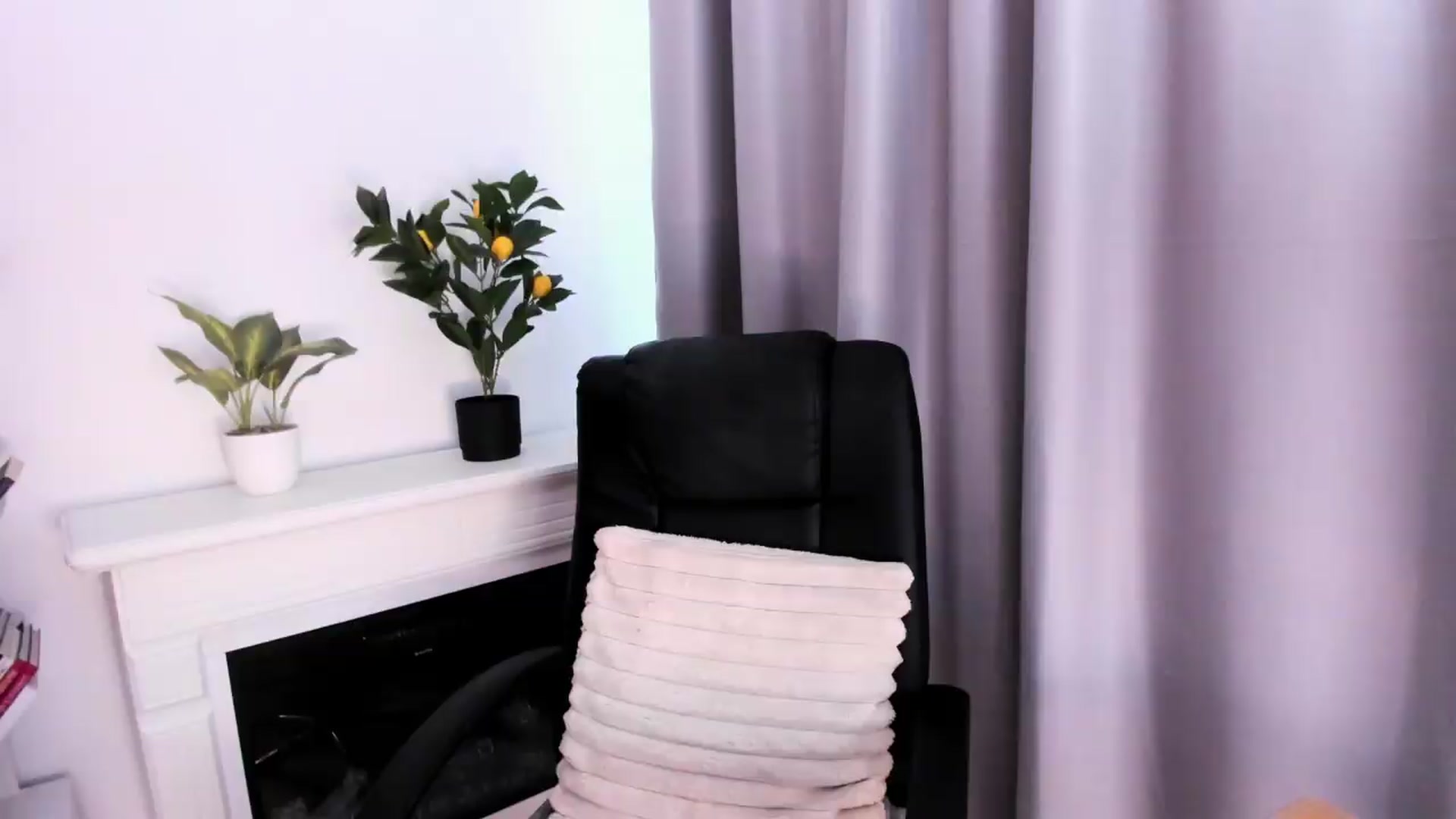 Gallery image thumbnail from WickedJolie's myfreecams stream on, 08/24/2026, 12:22 image 14 of 20