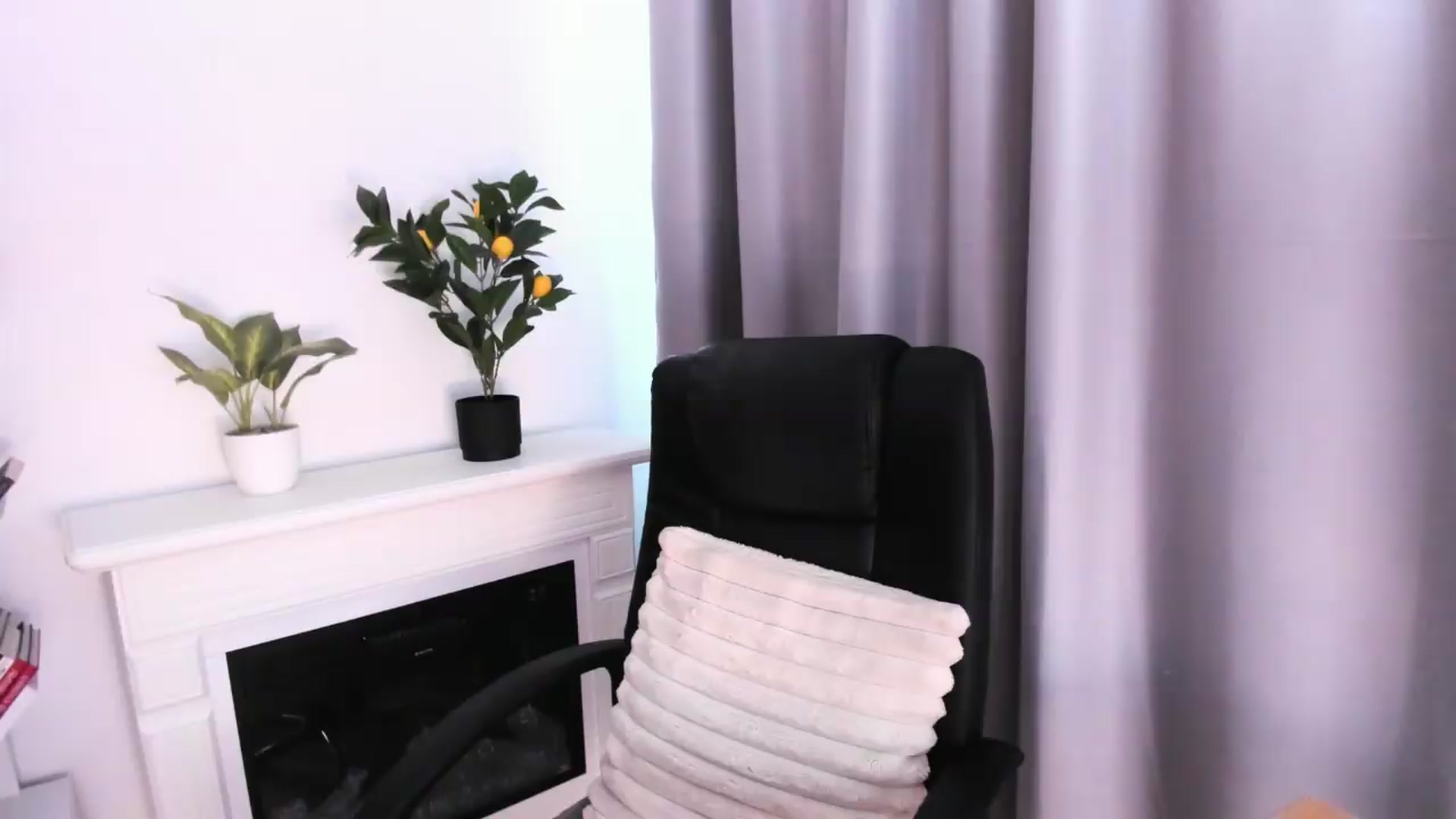 Gallery image thumbnail from WickedJolie's myfreecams stream on, 08/24/2026, 12:22 image 18 of 20