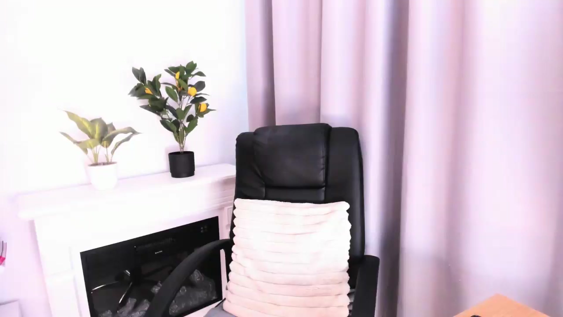 Gallery image thumbnail from WickedJolie's myfreecams stream on, 08/27/2026, 11:40 image 3 of 20
