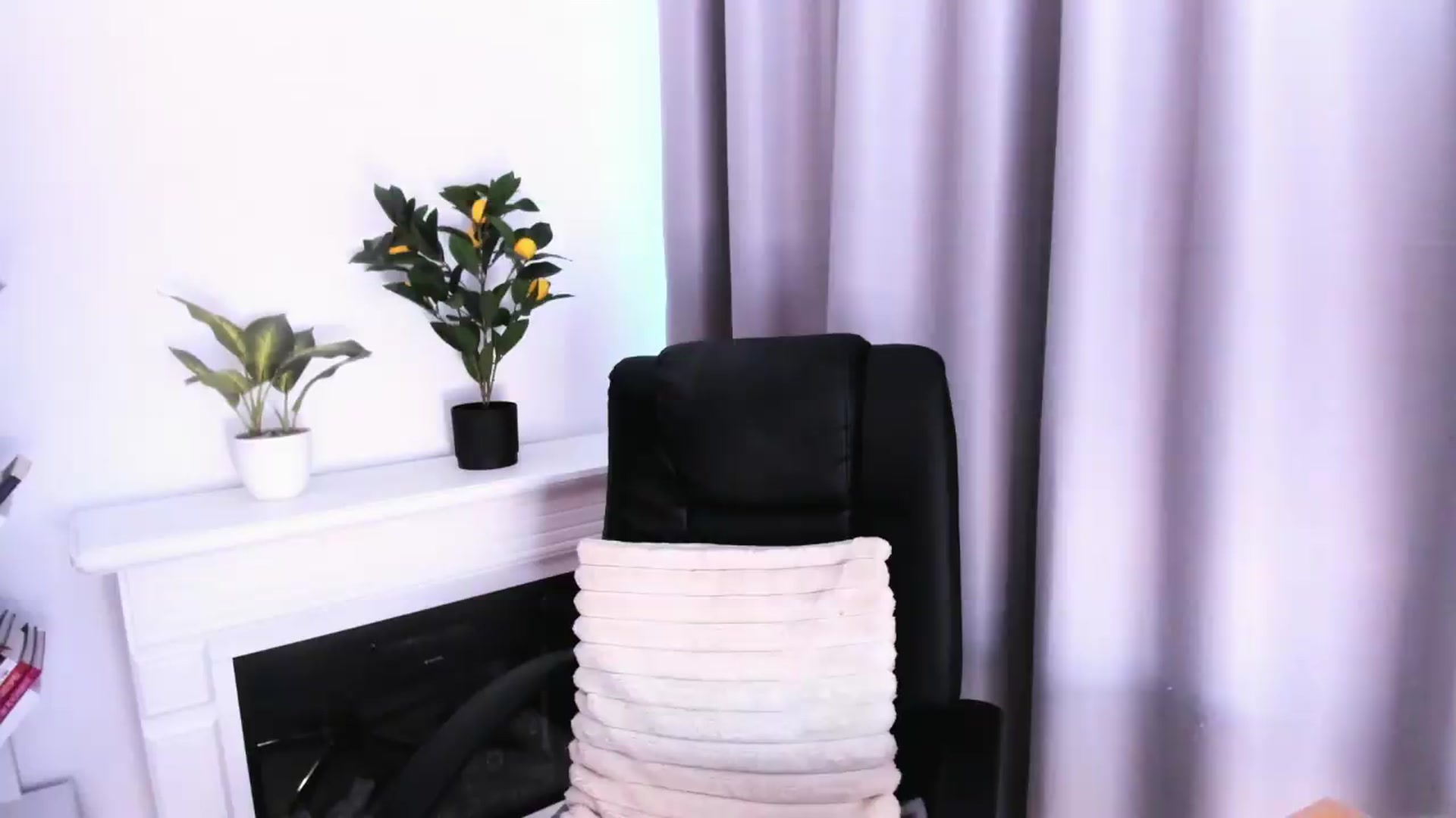 Gallery image thumbnail from WickedJolie's myfreecams stream on, 08/28/2026, 12:01 image 7 of 20