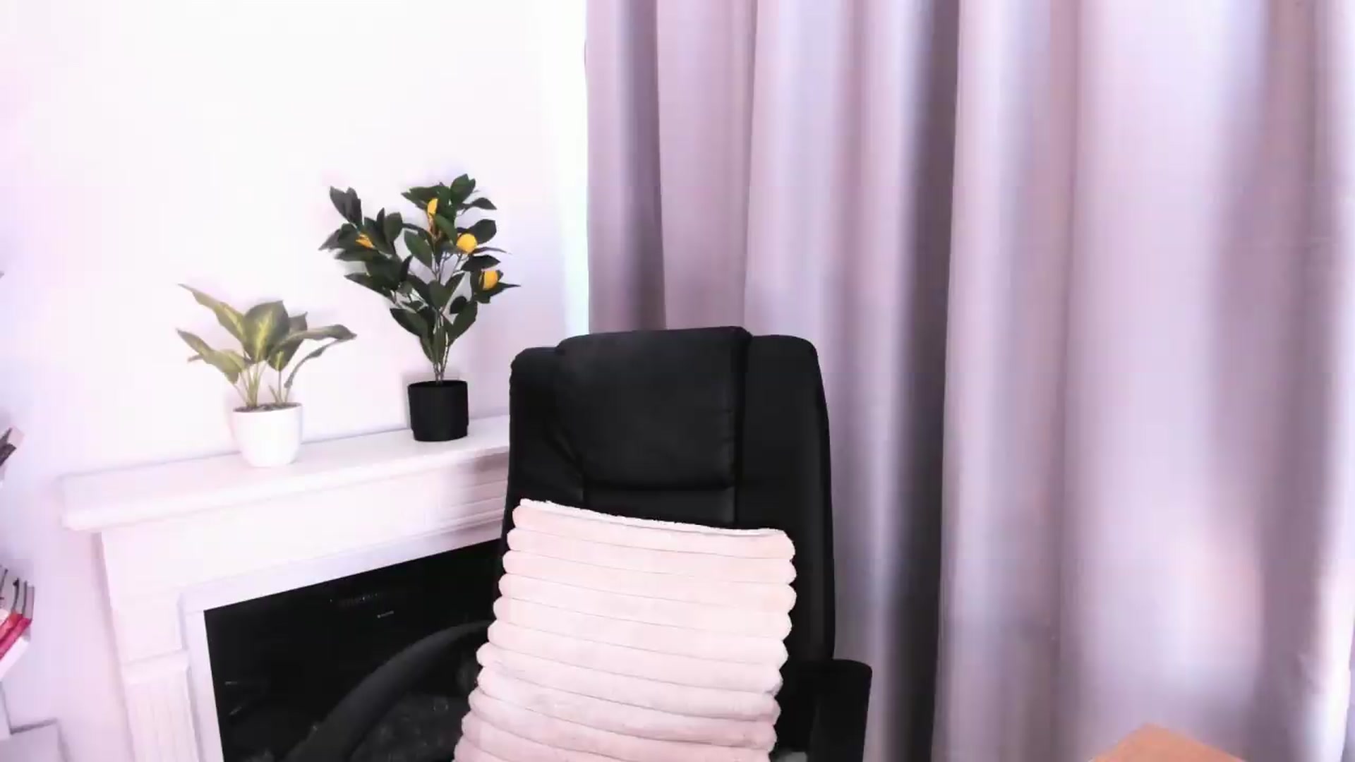 Gallery image thumbnail from WickedJolie's myfreecams stream on, 08/31/2026, 10:10 image 4 of 20