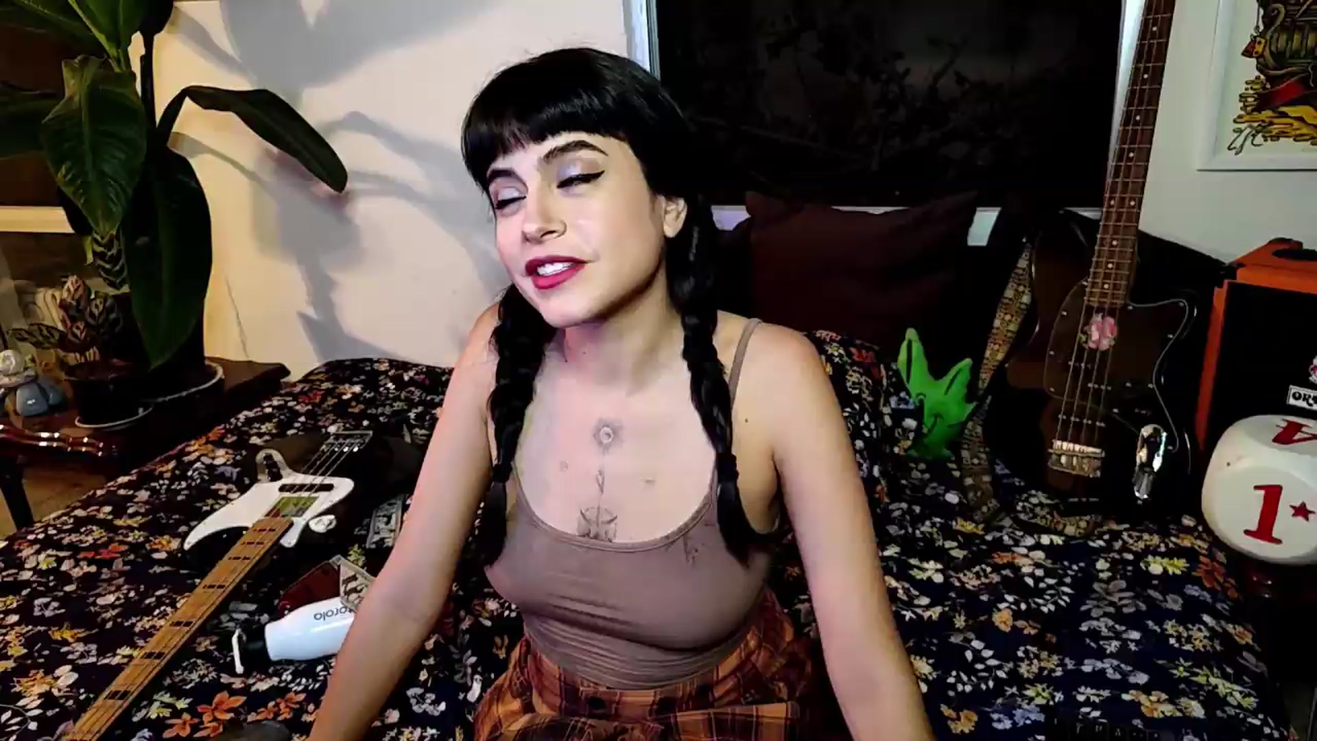 Gallery image thumbnail from Wicked_Felina's myfreecams stream on, 08/21/2026, 06:14 image 1 of 20