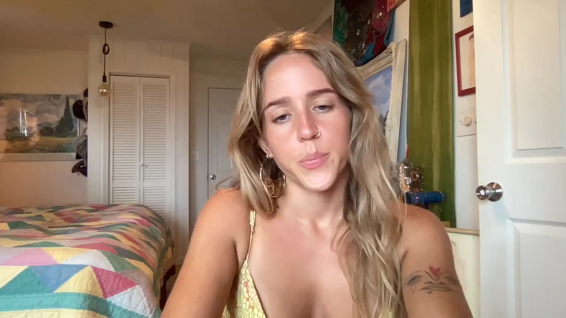 Gallery image thumbnail from WifeyElla's myfreecams stream on, 05/12/2025, 23:02 image 19 of 20