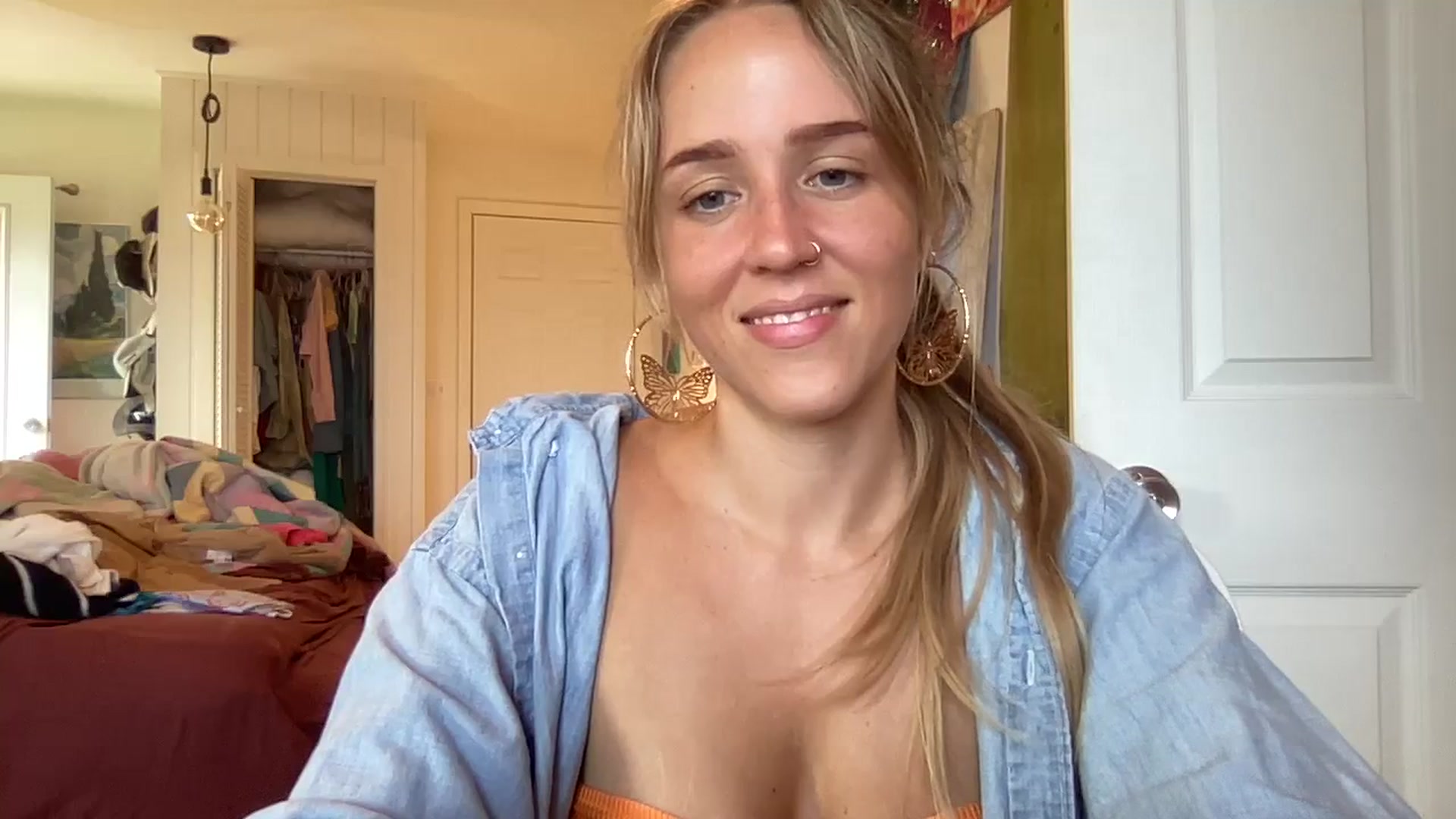Gallery image thumbnail from WifeyElla's myfreecams stream on, 05/16/2025, 22:48 image 3 of 20