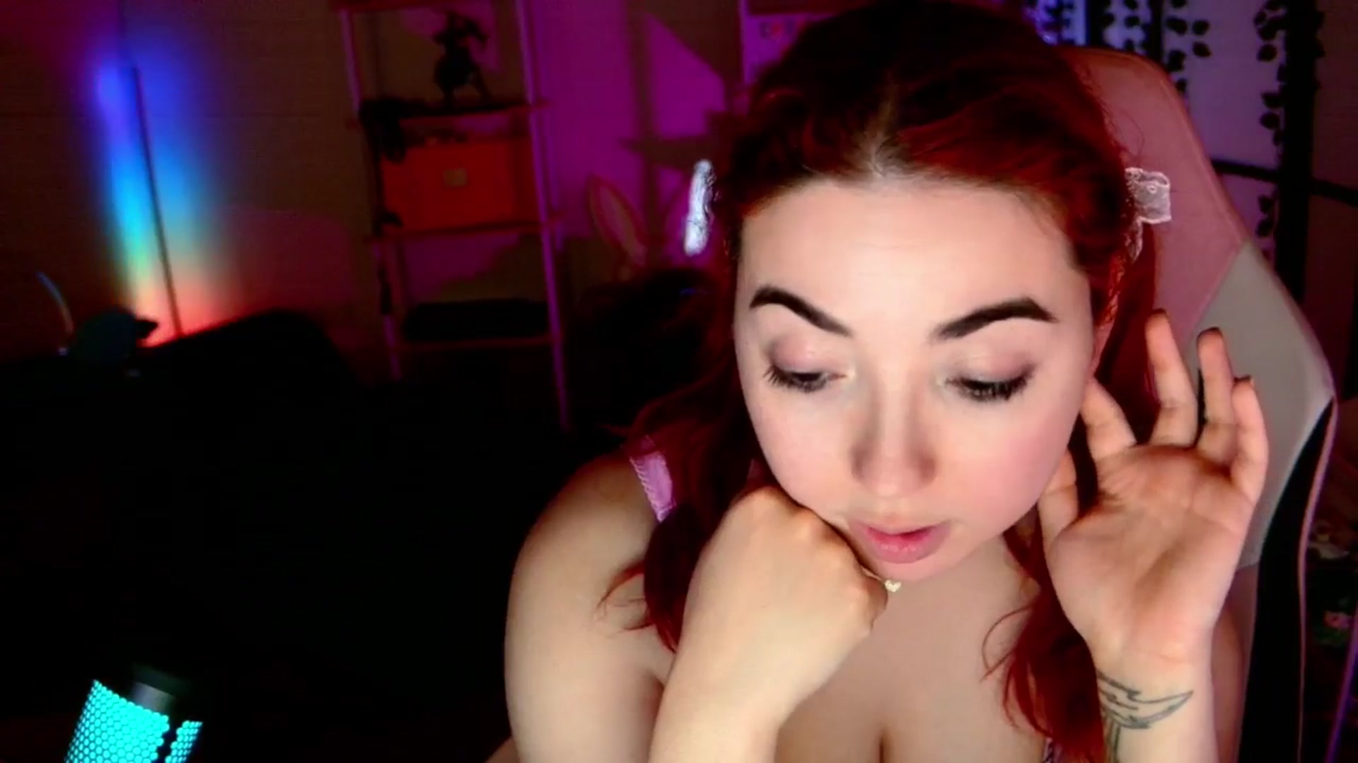 Gallery image thumbnail from WifeyOf_INNDY's myfreecams stream on, 02/26/2026, 10:05 image 4 of 20