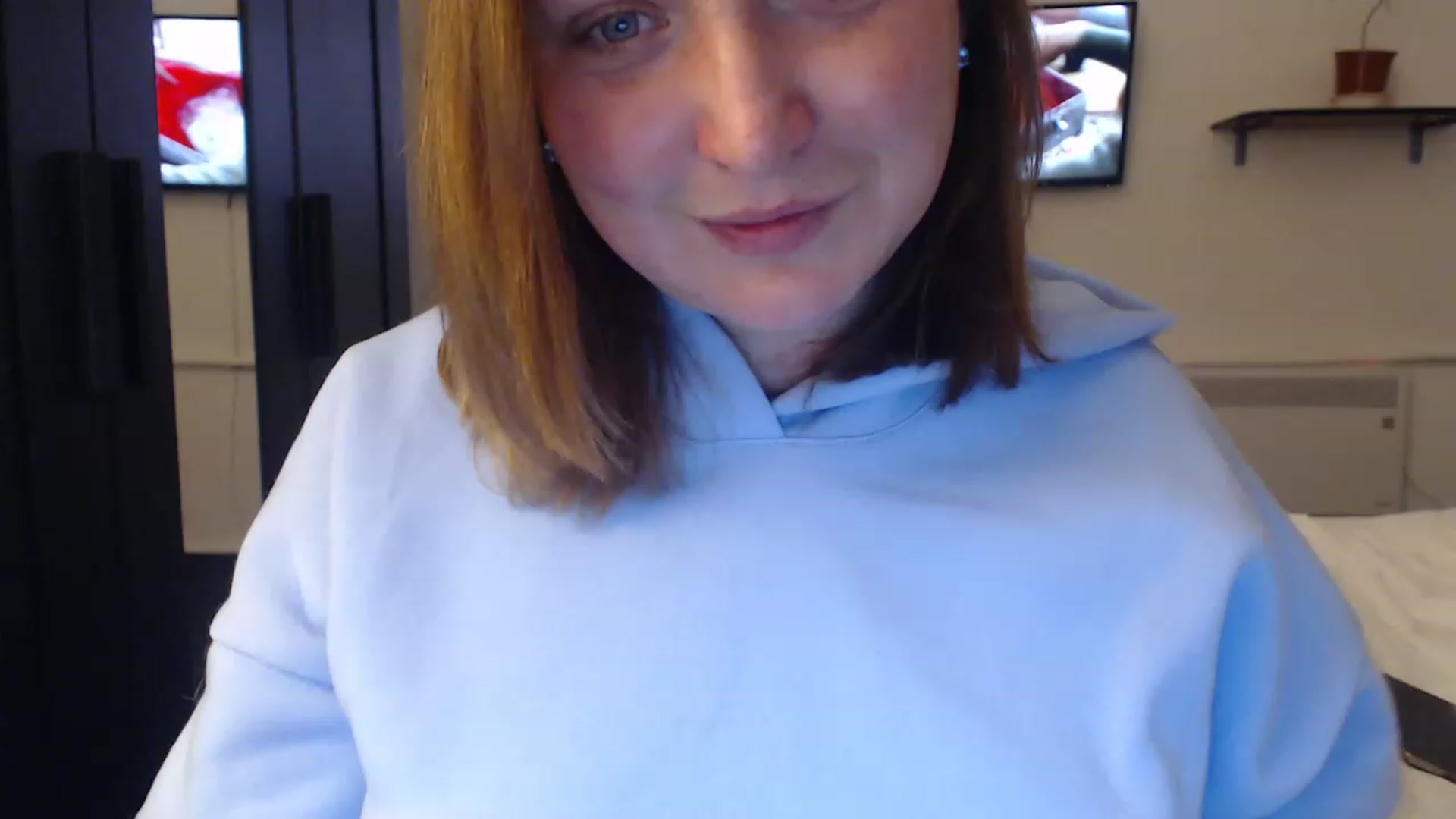 Gallery image thumbnail from WildButt's myfreecams stream on, 12/05/2022, 19:58 image 16 of 20
