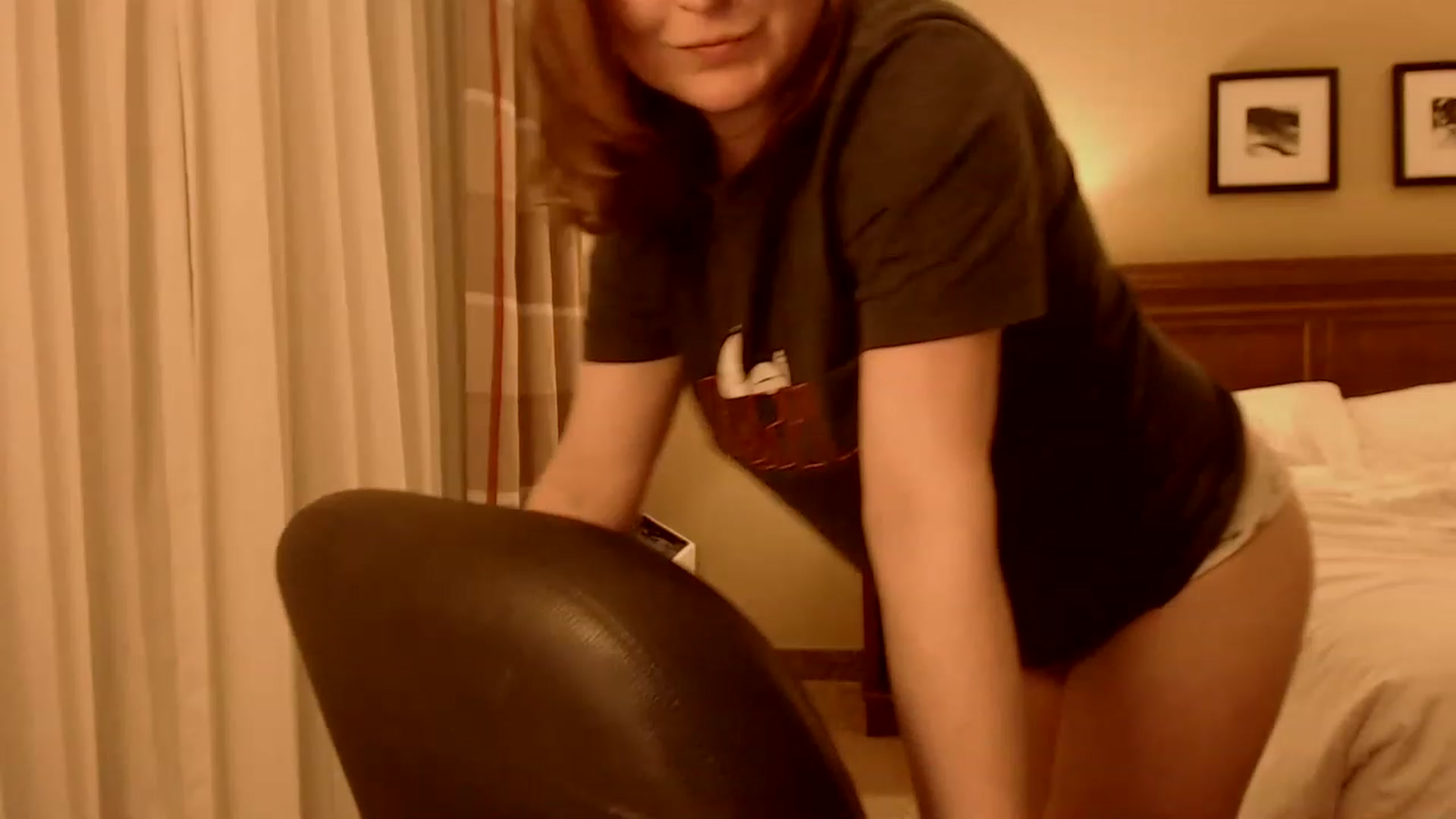 Gallery image thumbnail from WildButt's myfreecams stream on, 12/11/2022, 11:17 image 13 of 20