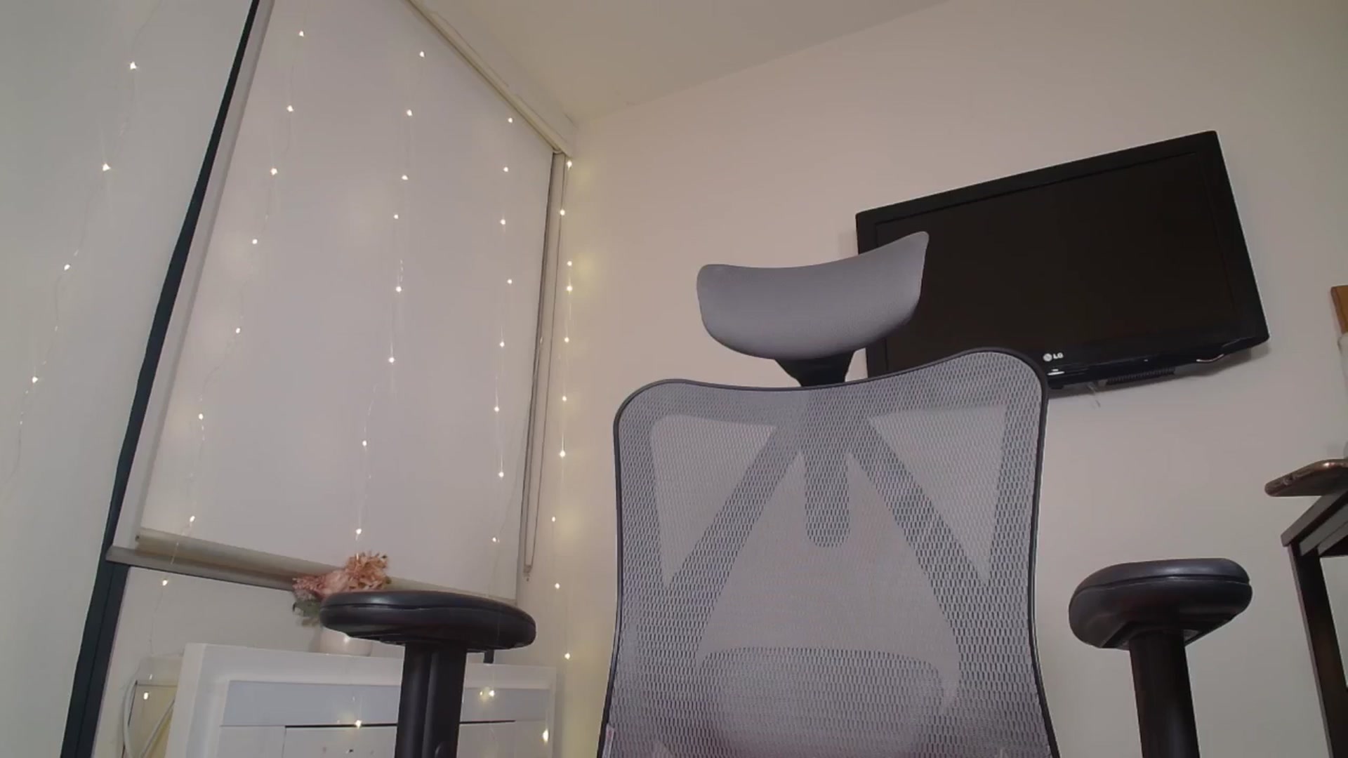 Gallery image thumbnail from WildHannaX's myfreecams stream on, 02/13/2025, 12:32 image 7 of 20