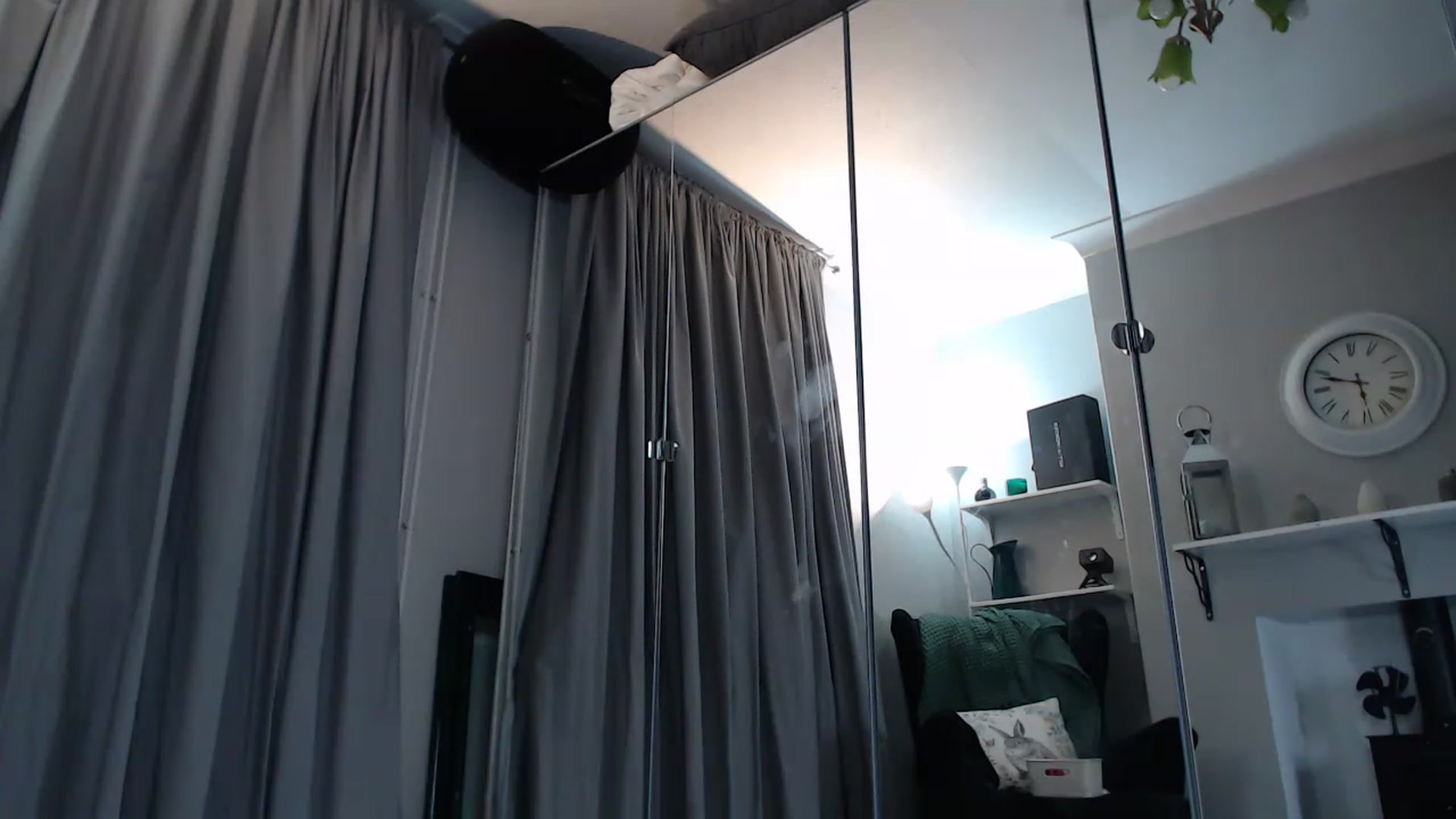 Gallery image thumbnail from WildPersian's myfreecams stream on, 11/27/2022, 06:37 image 18 of 20
