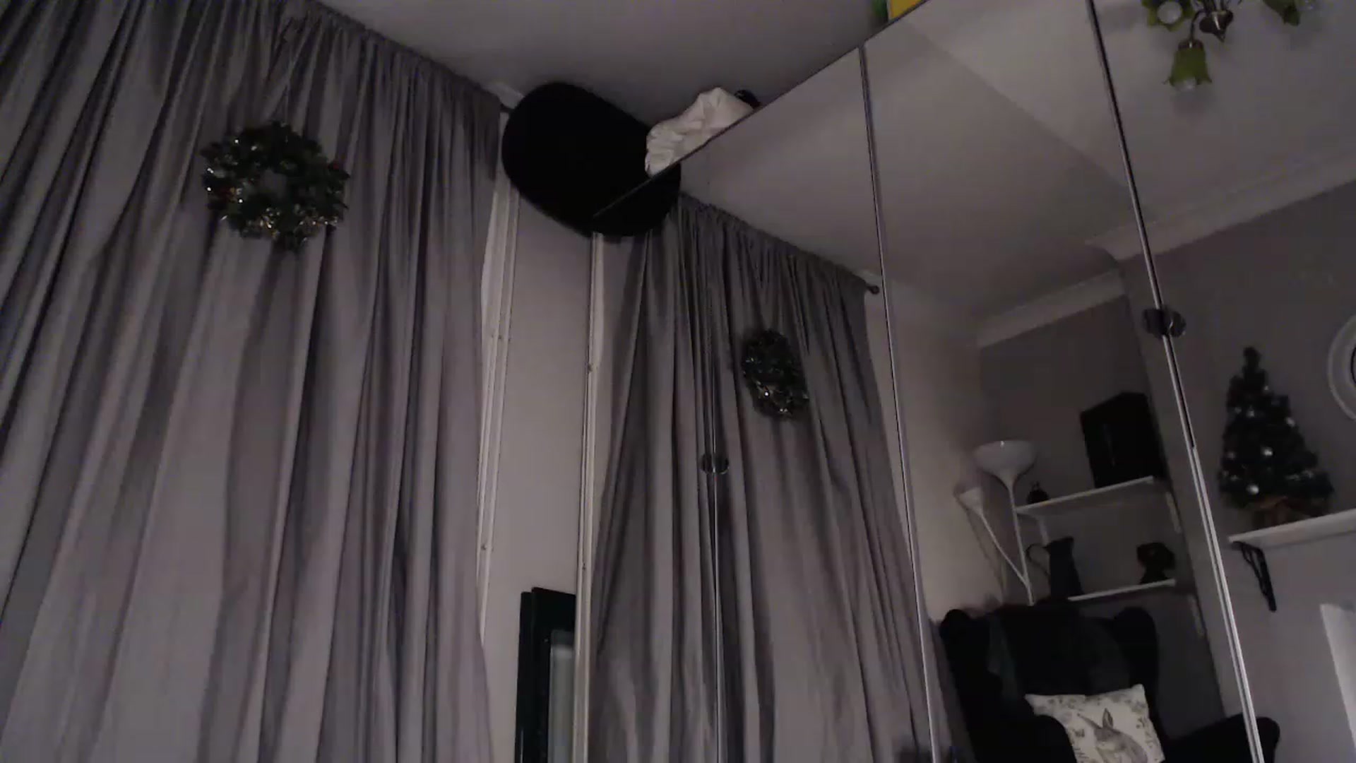 Gallery image thumbnail from WildPersian's myfreecams stream on, 12/11/2022, 07:55 image 11 of 20