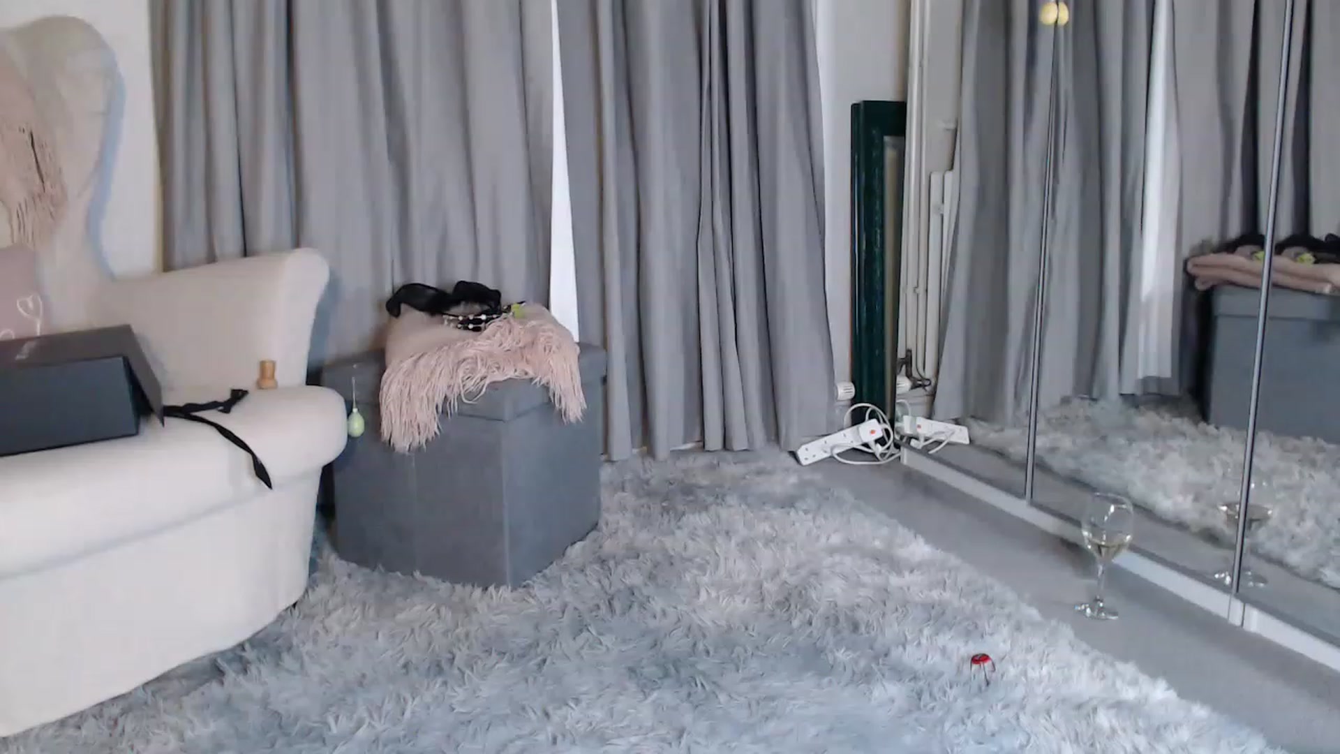 Gallery image thumbnail from WildPersian's myfreecams stream on, 04/06/2023, 05:10 image 3 of 20